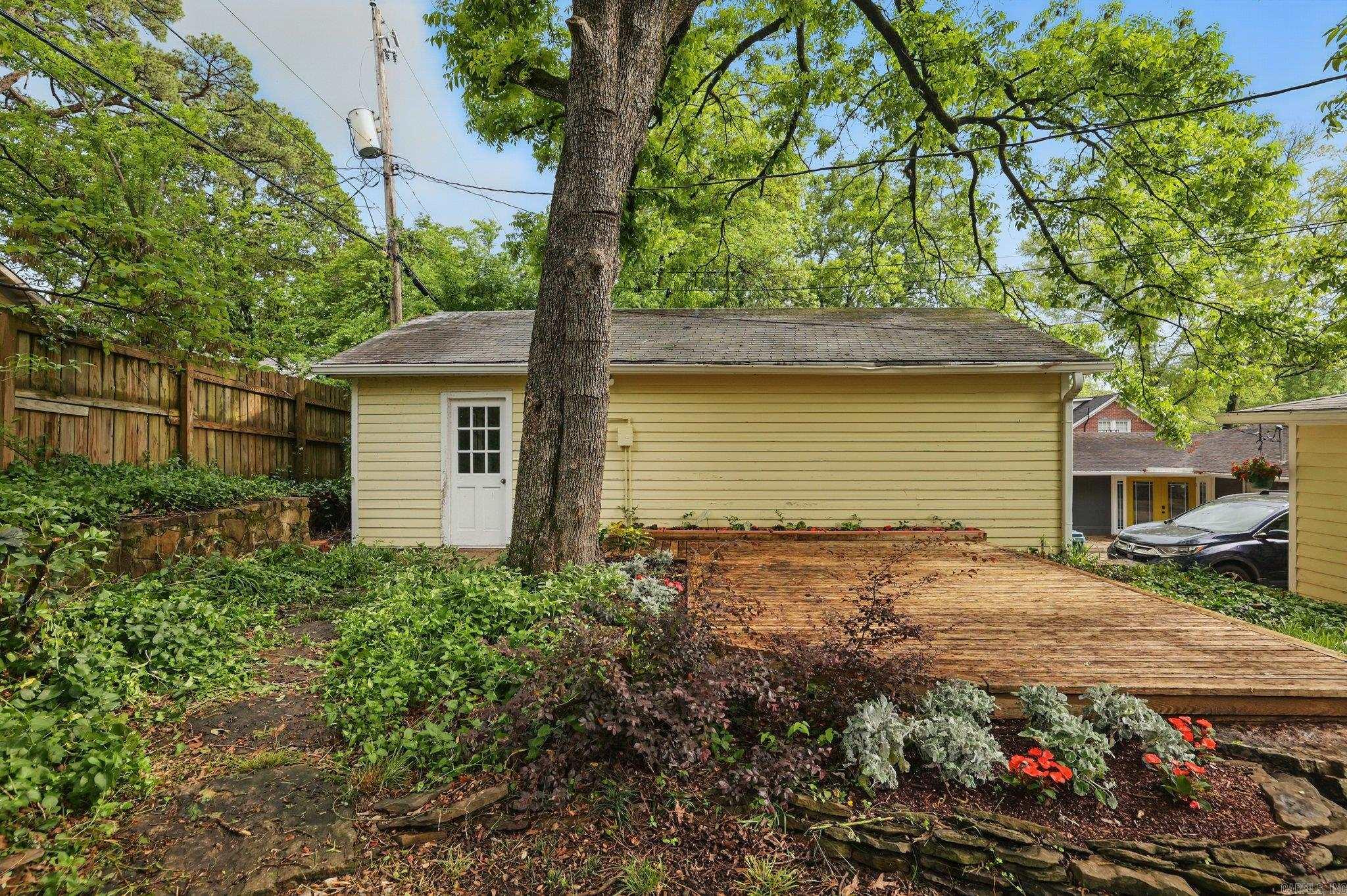213 Colonial Court Little Rock, AR 72205