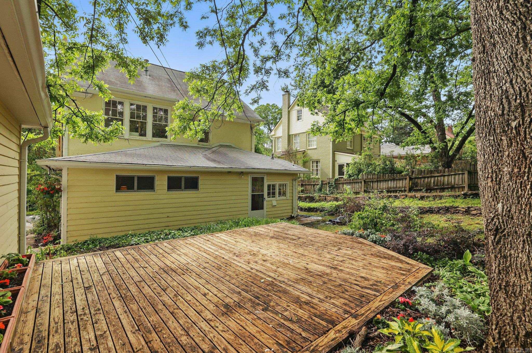 213 Colonial Court Little Rock, AR 72205