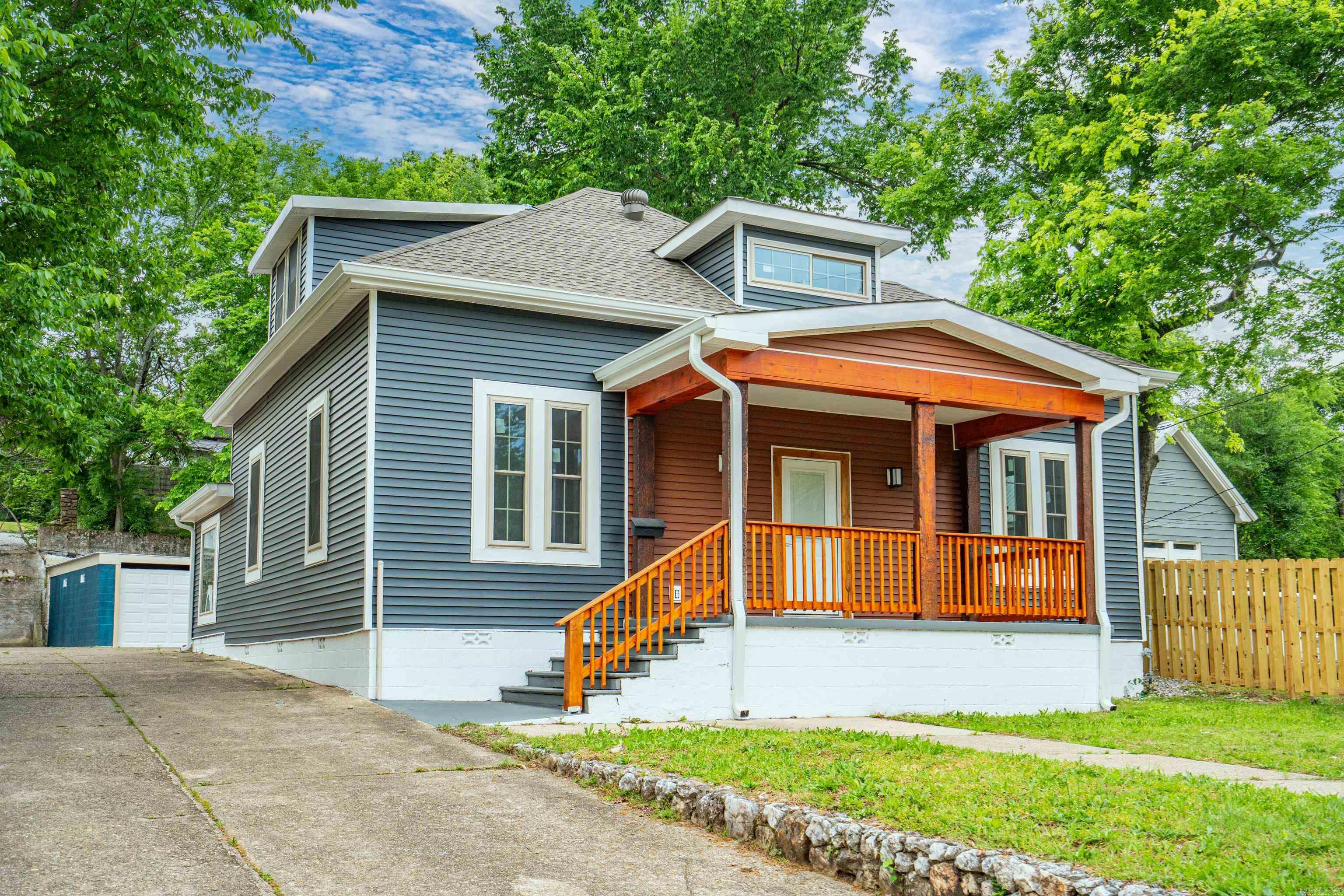207  Hagen  Hot Springs, AR