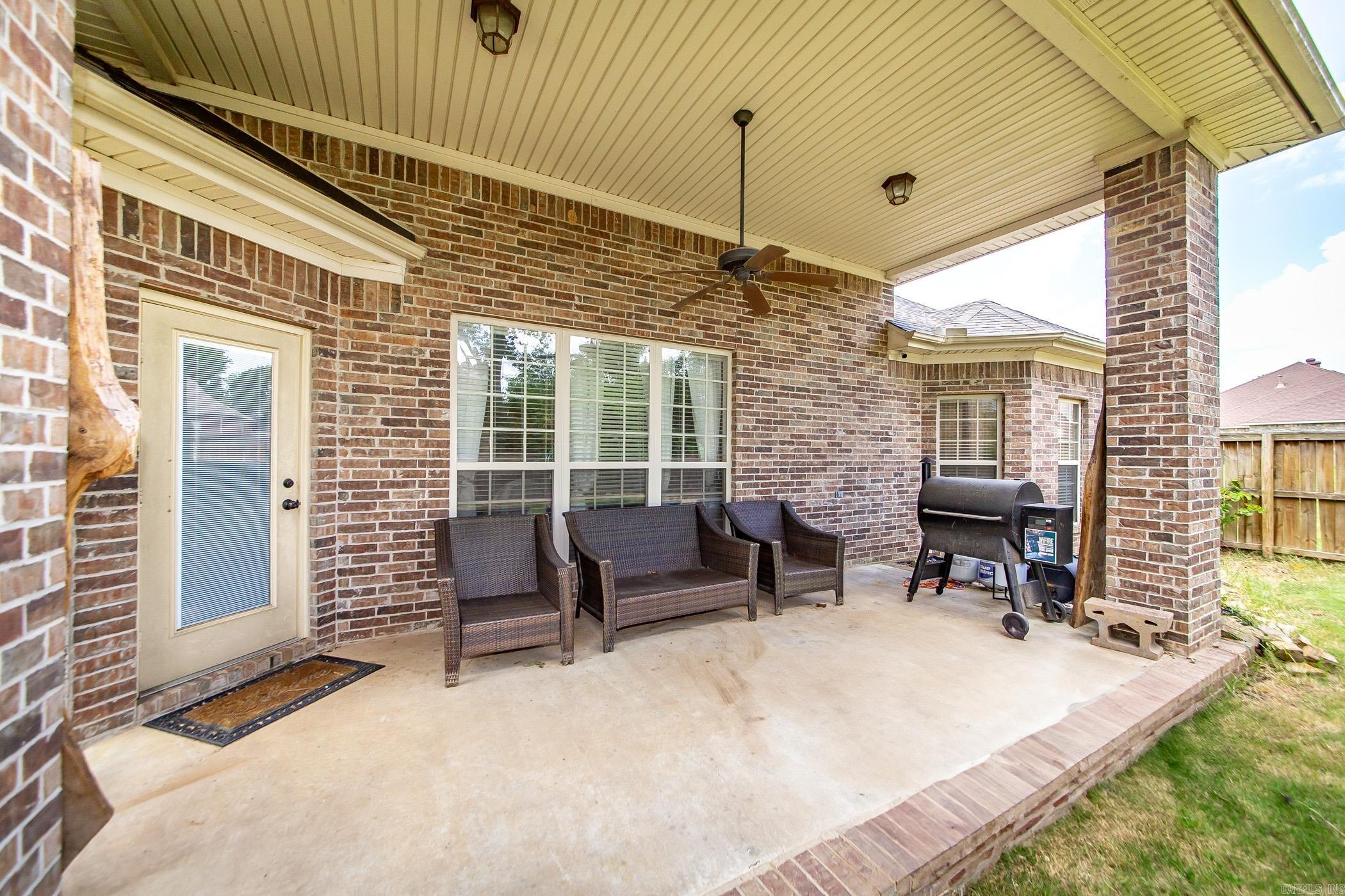 1916 Oakbrook Dr  Sherwood, AR