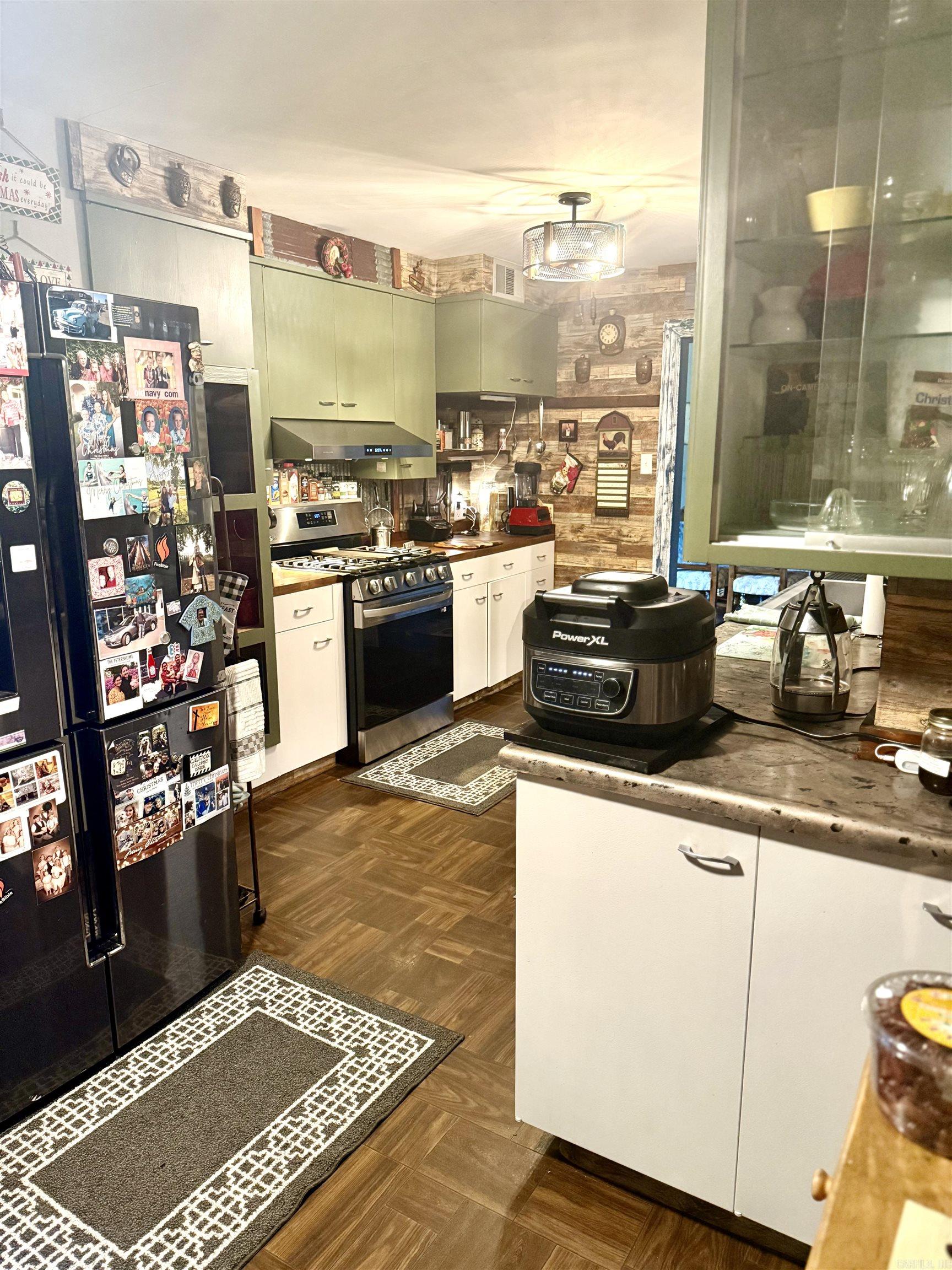 2210  Campbell Dr  Forrest City, AR