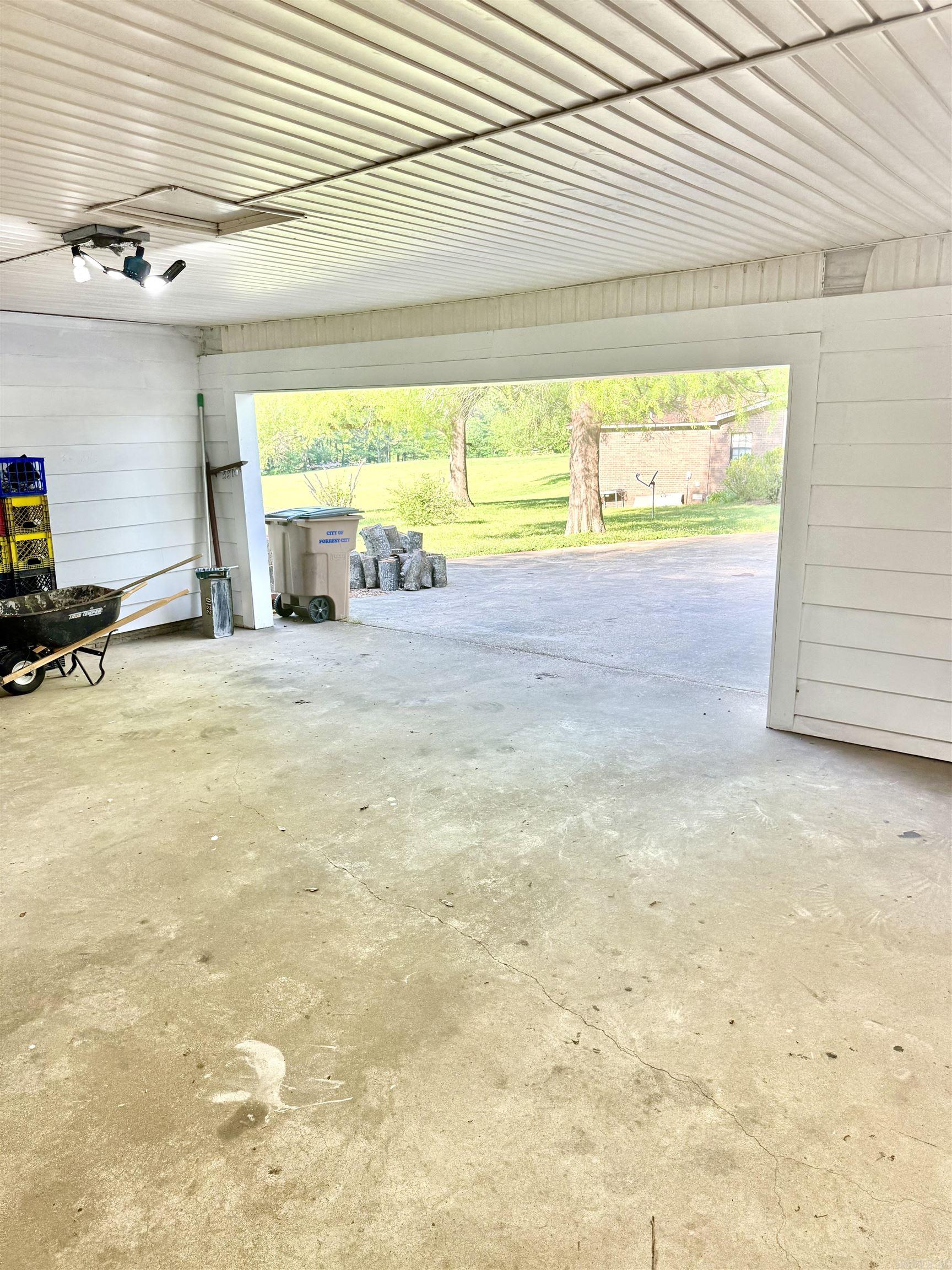 2210  Campbell Dr  Forrest City, AR
