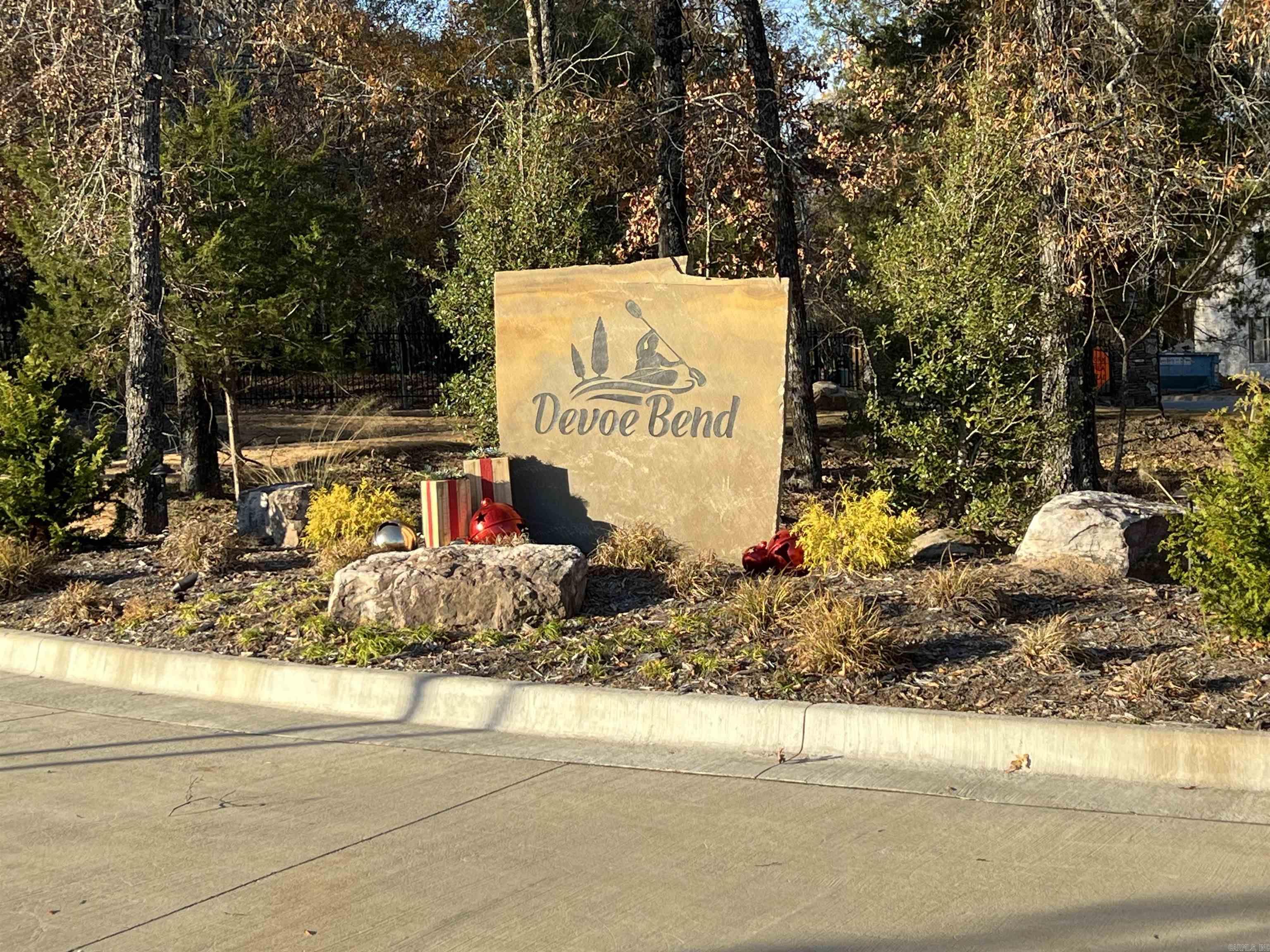 303  Devoe Bend  Maumelle, AR