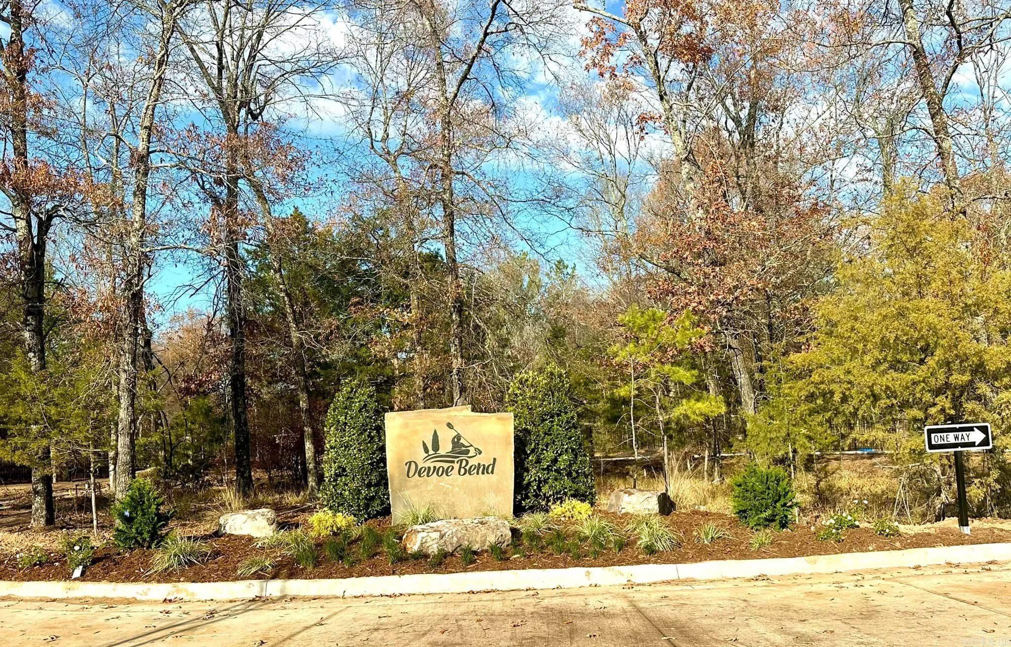 303  Devoe Bend  Maumelle, AR