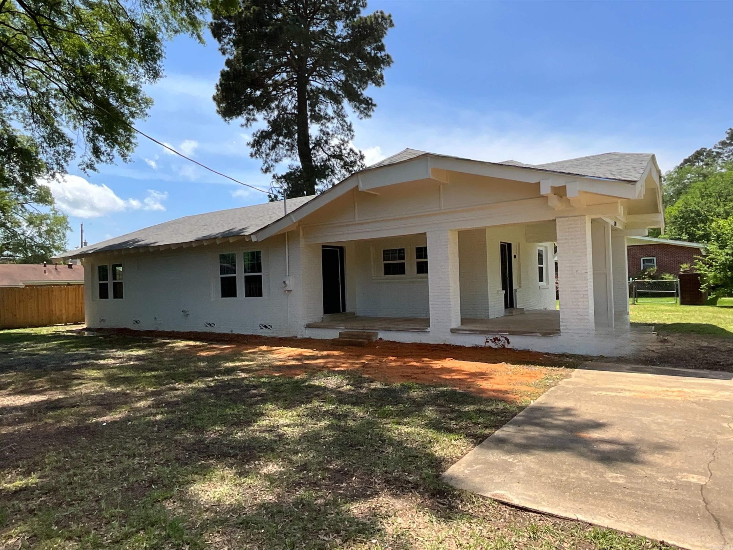 809  Caver  Atlanta, TX