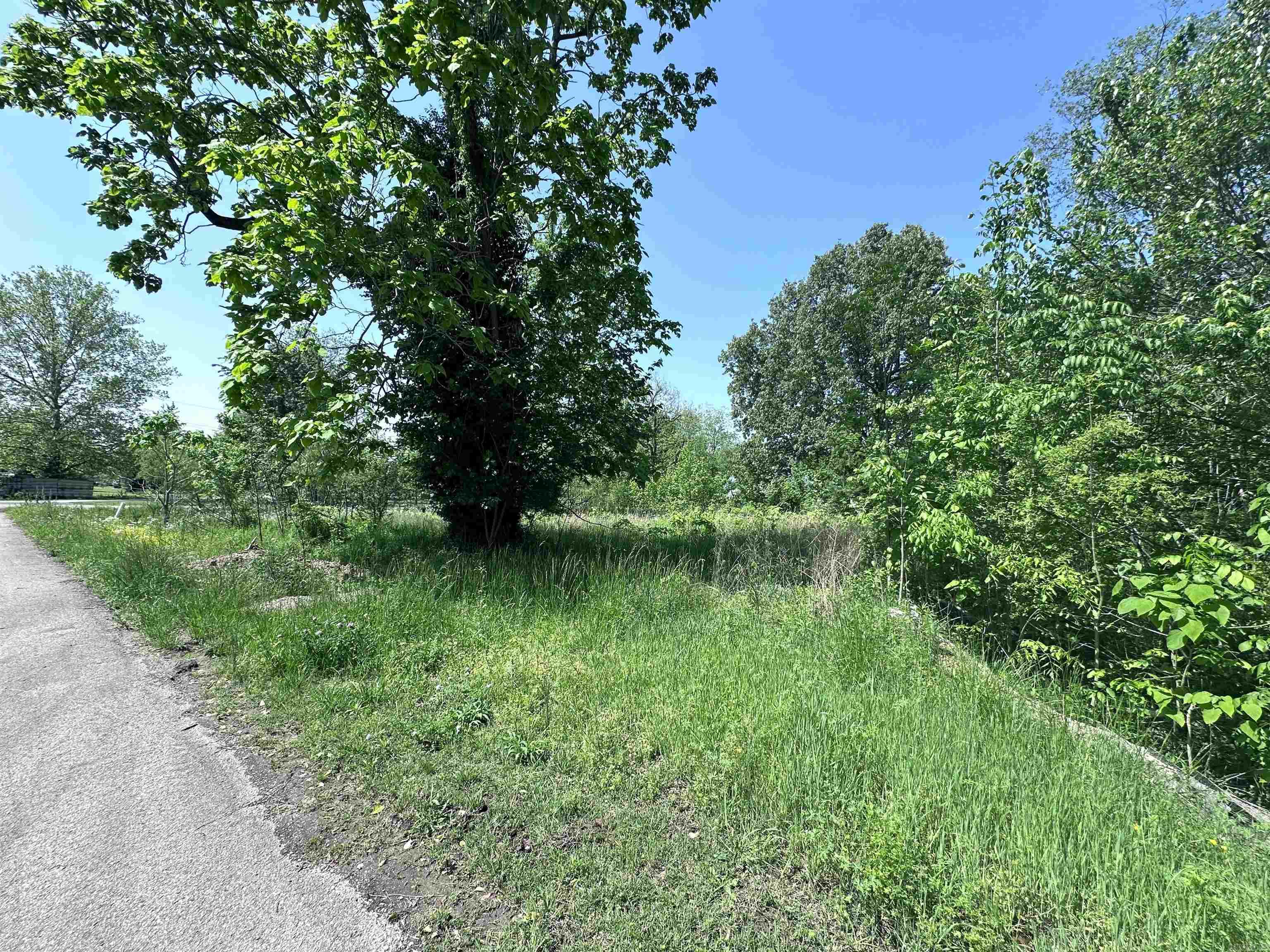 1  Davis  Greenway, AR