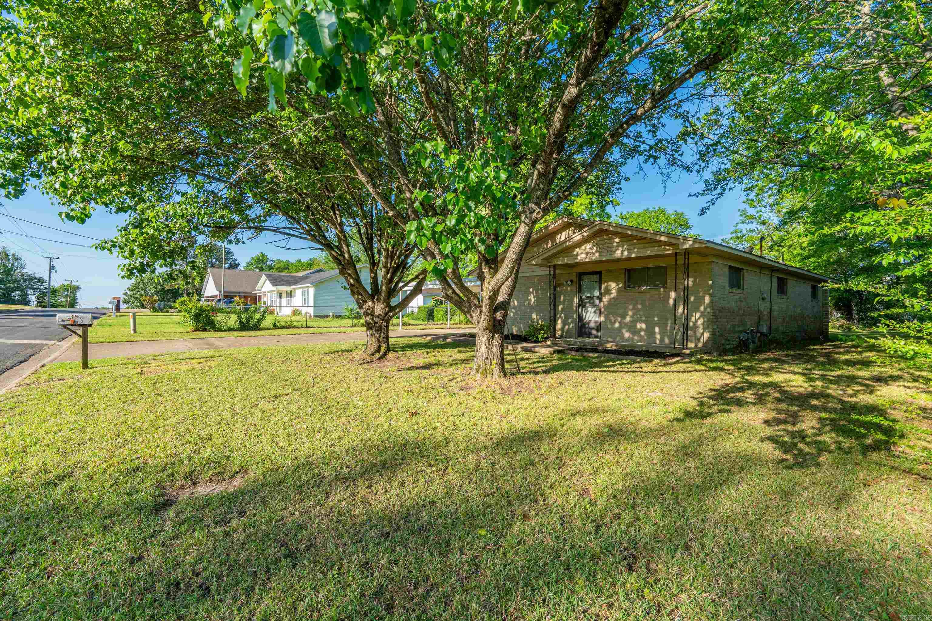 1015 S 13th  St  Arkadelphia, AR