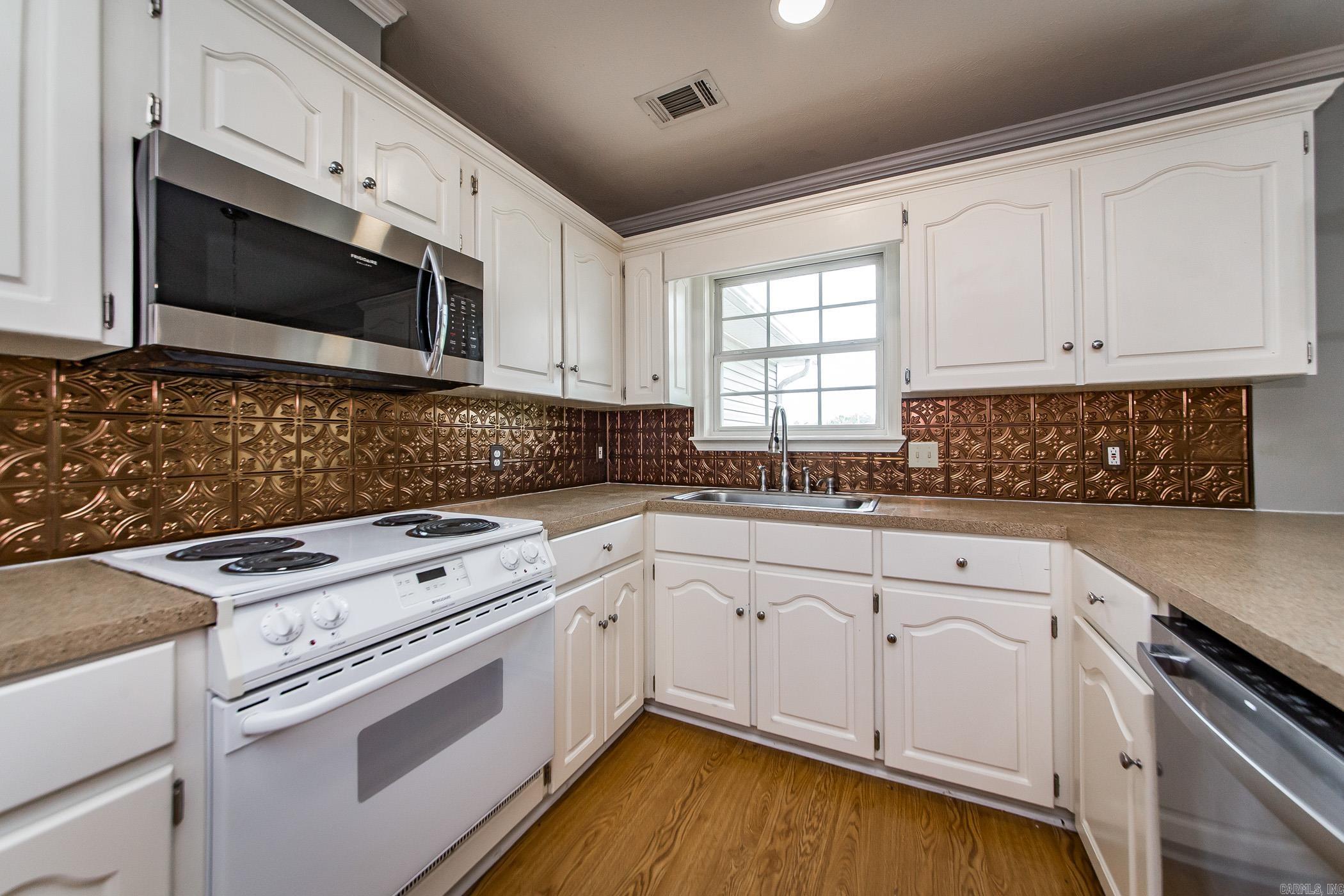 9  Country Cove  Greenbrier, AR
