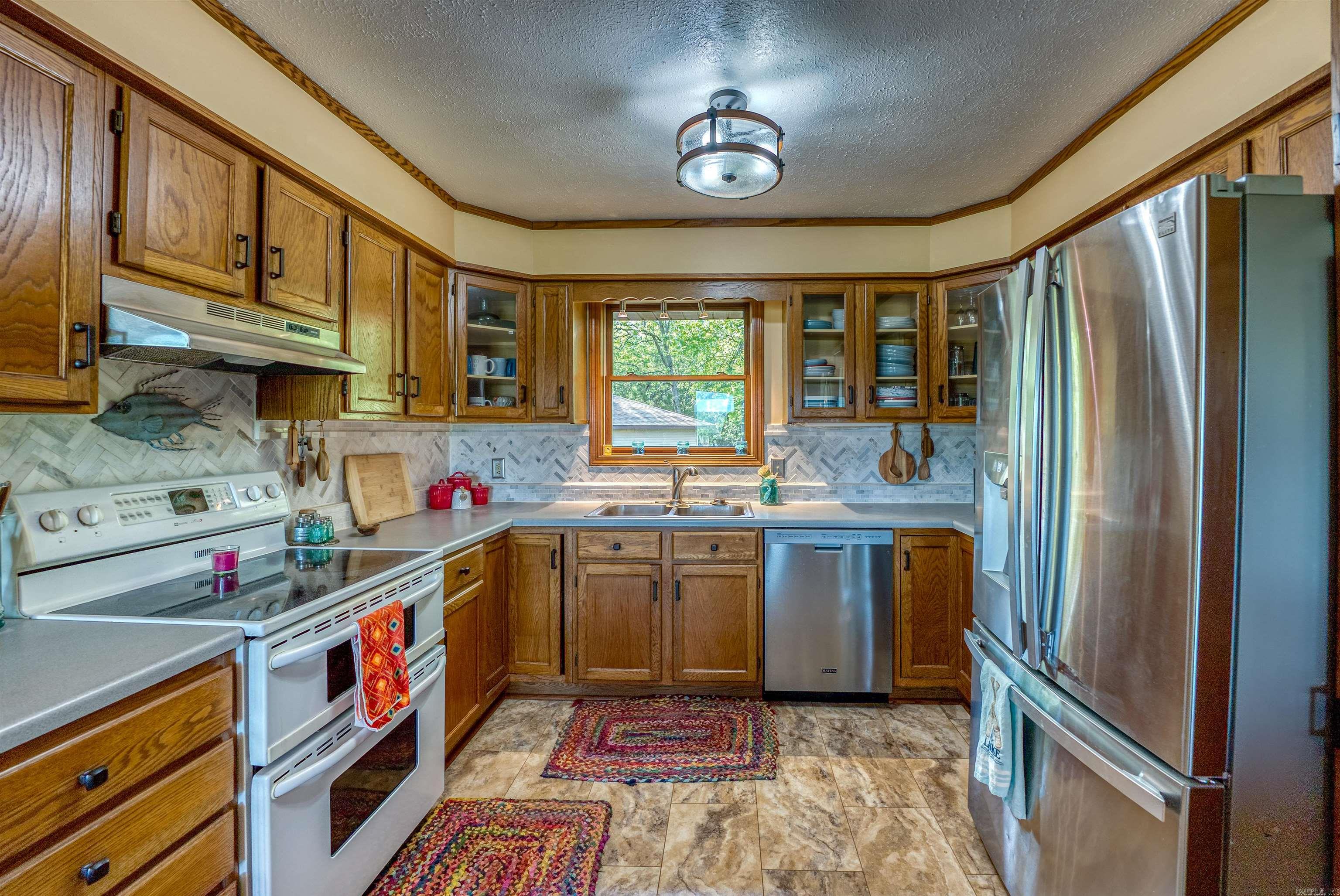 855  Buff  Mountain Home, AR