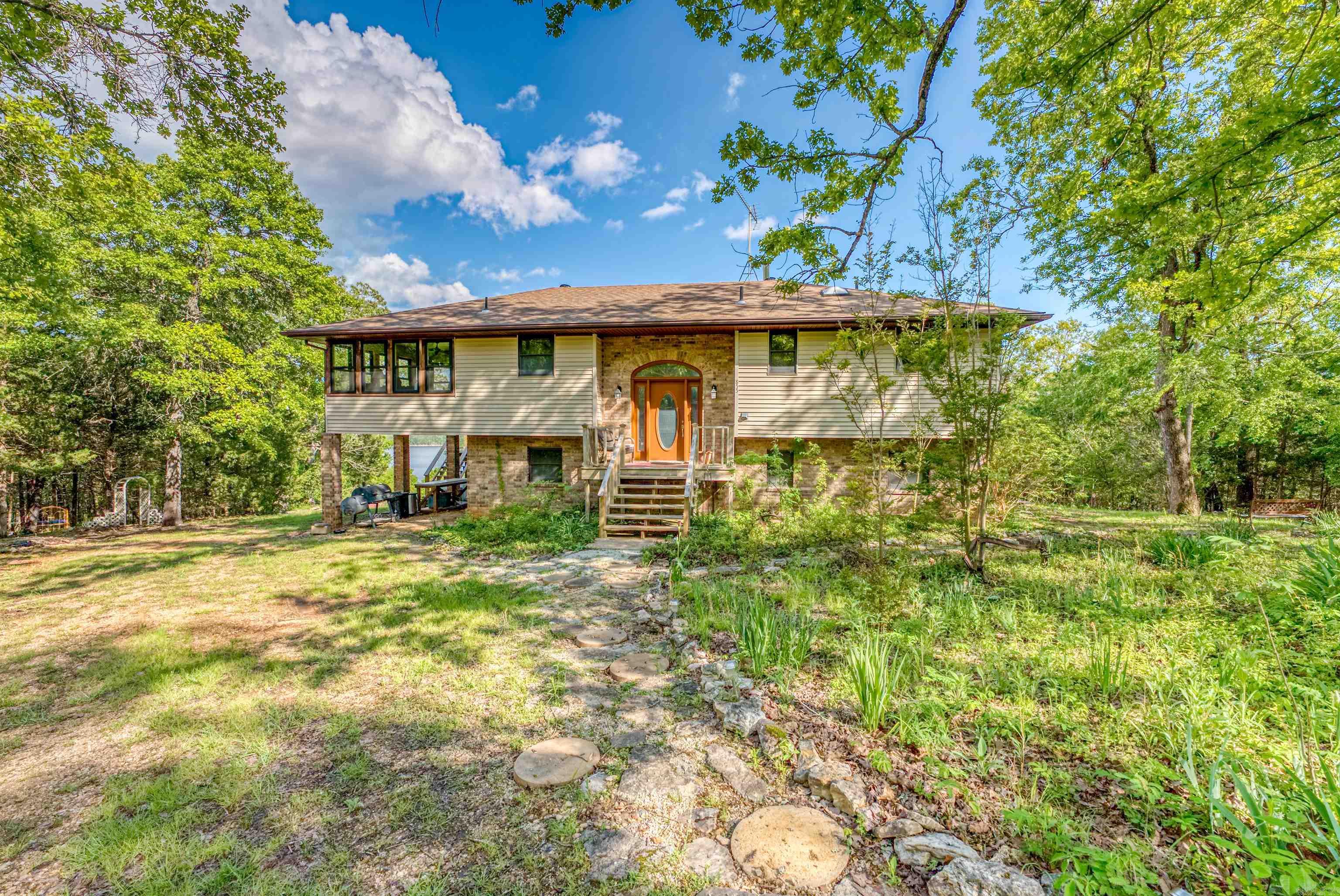 855  Buff  Mountain Home, AR