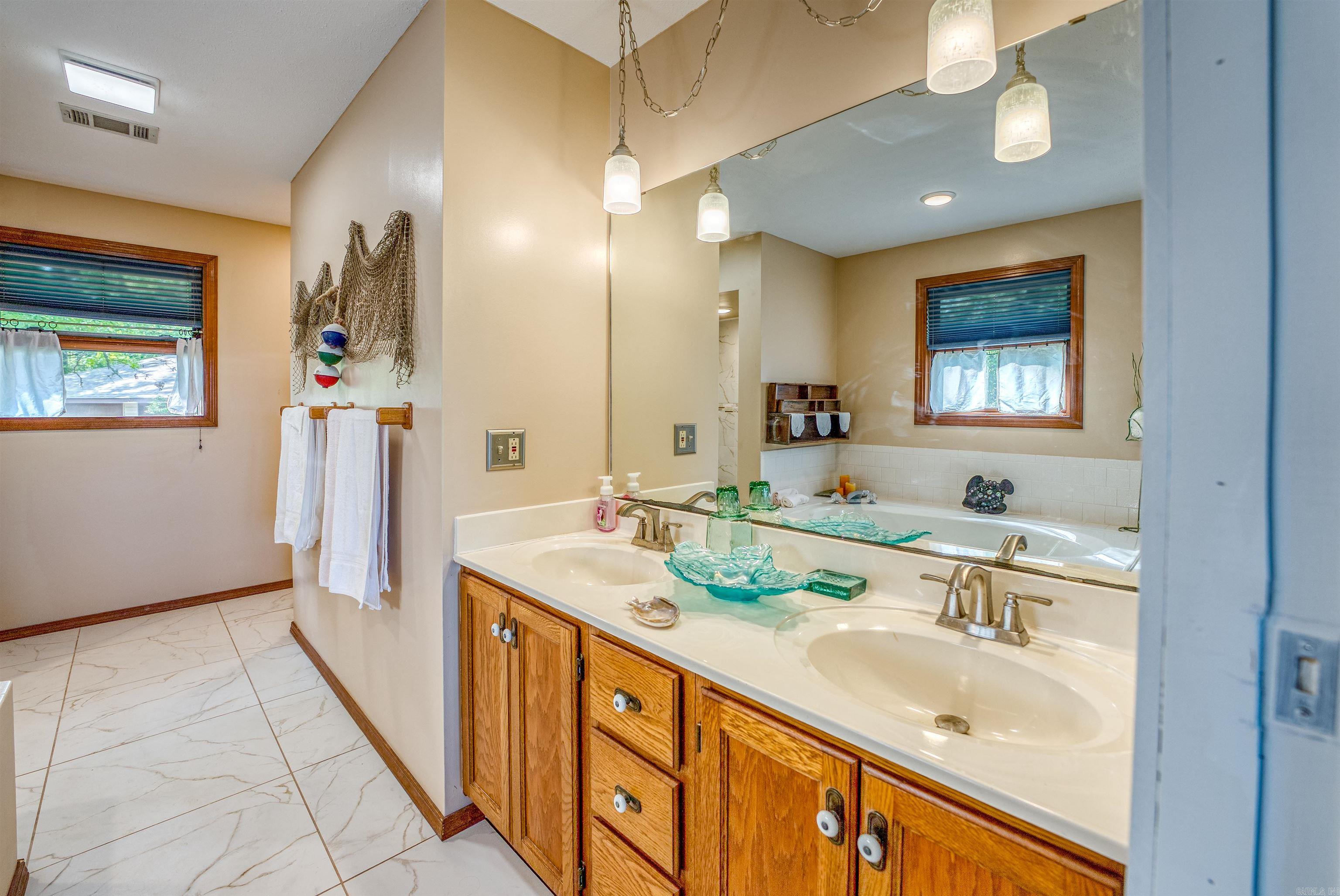 855  Buff  Mountain Home, AR