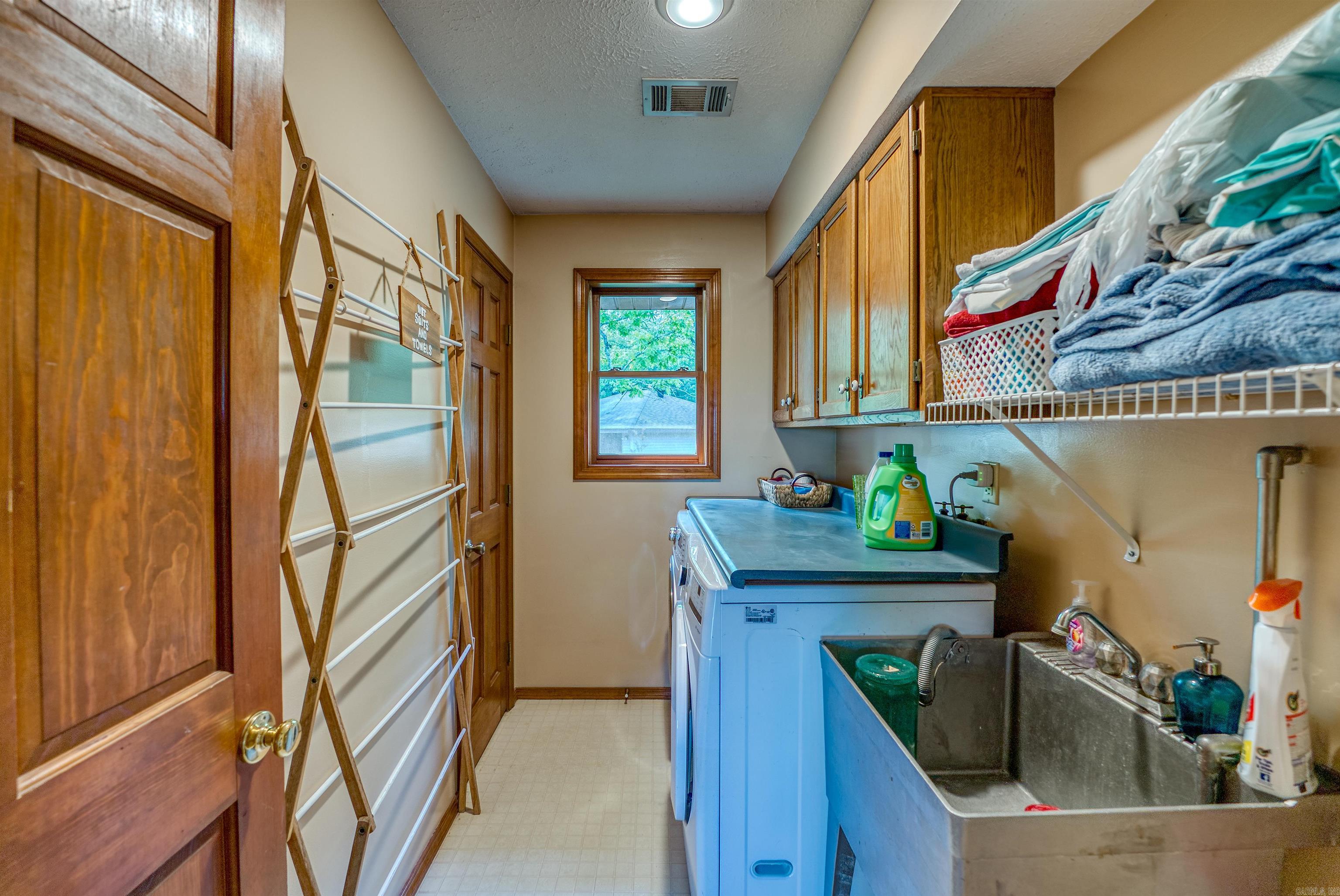 855  Buff  Mountain Home, AR