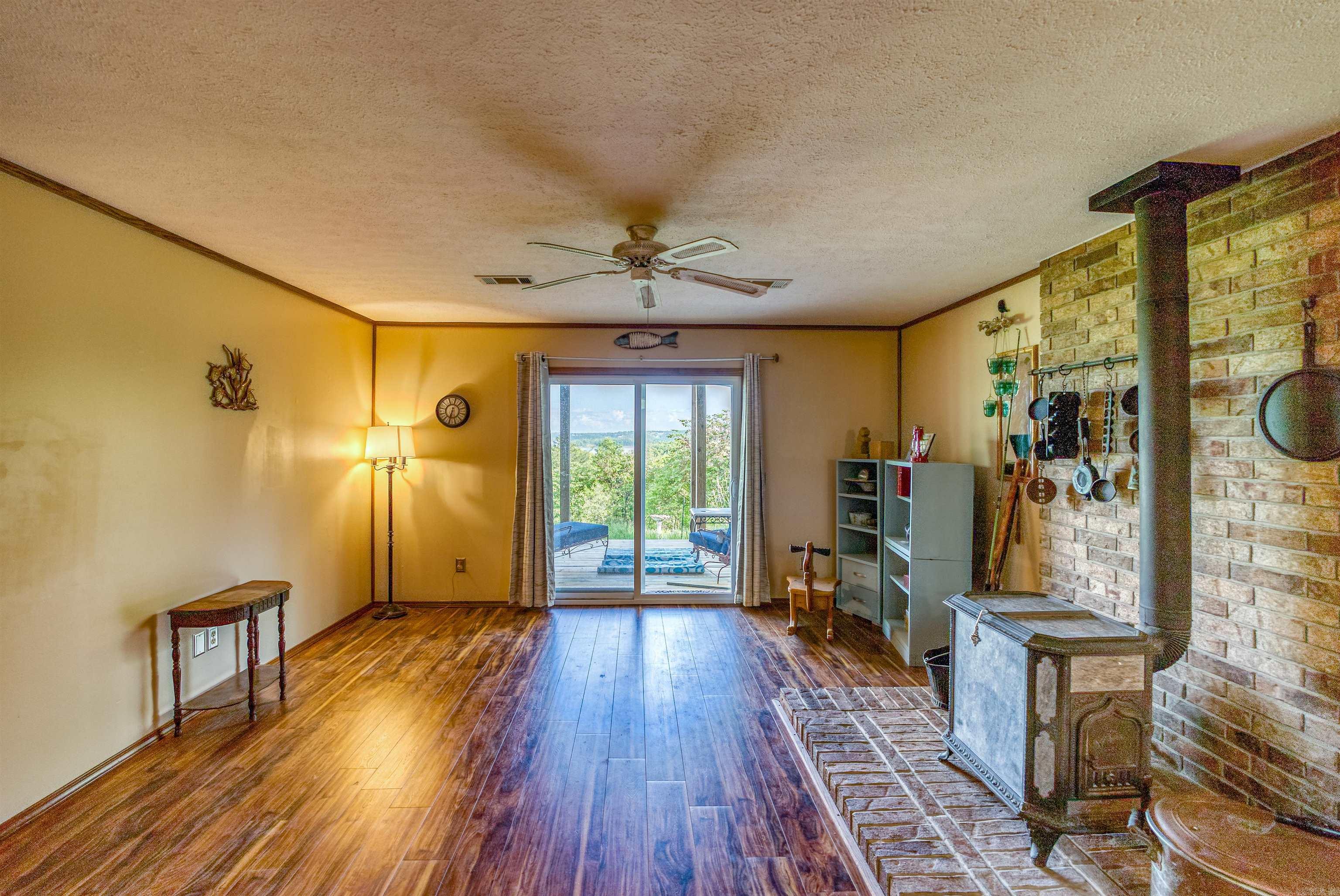 855  Buff  Mountain Home, AR