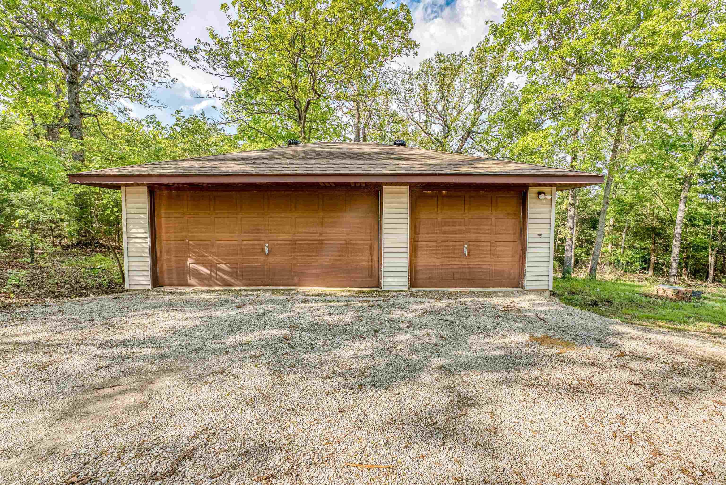 855  Buff  Mountain Home, AR