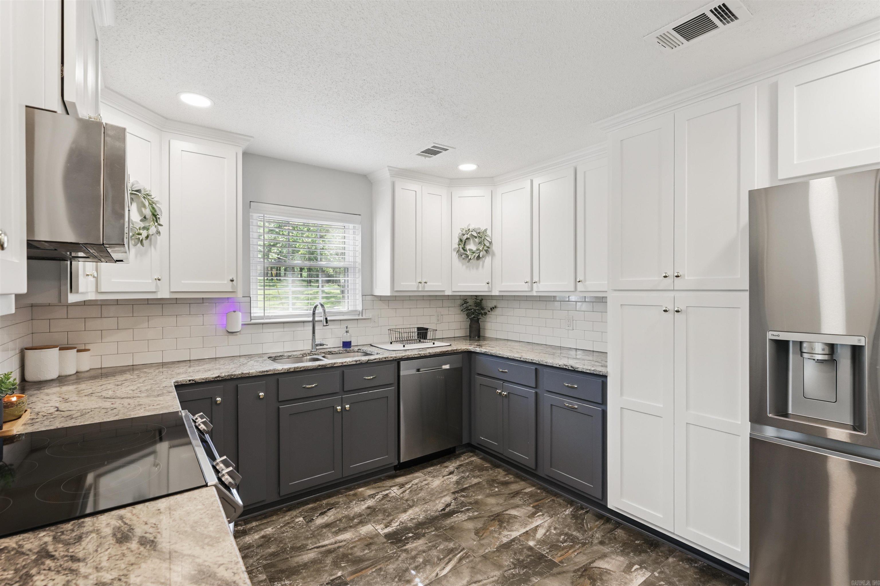 117  Lewisburg  Austin, AR