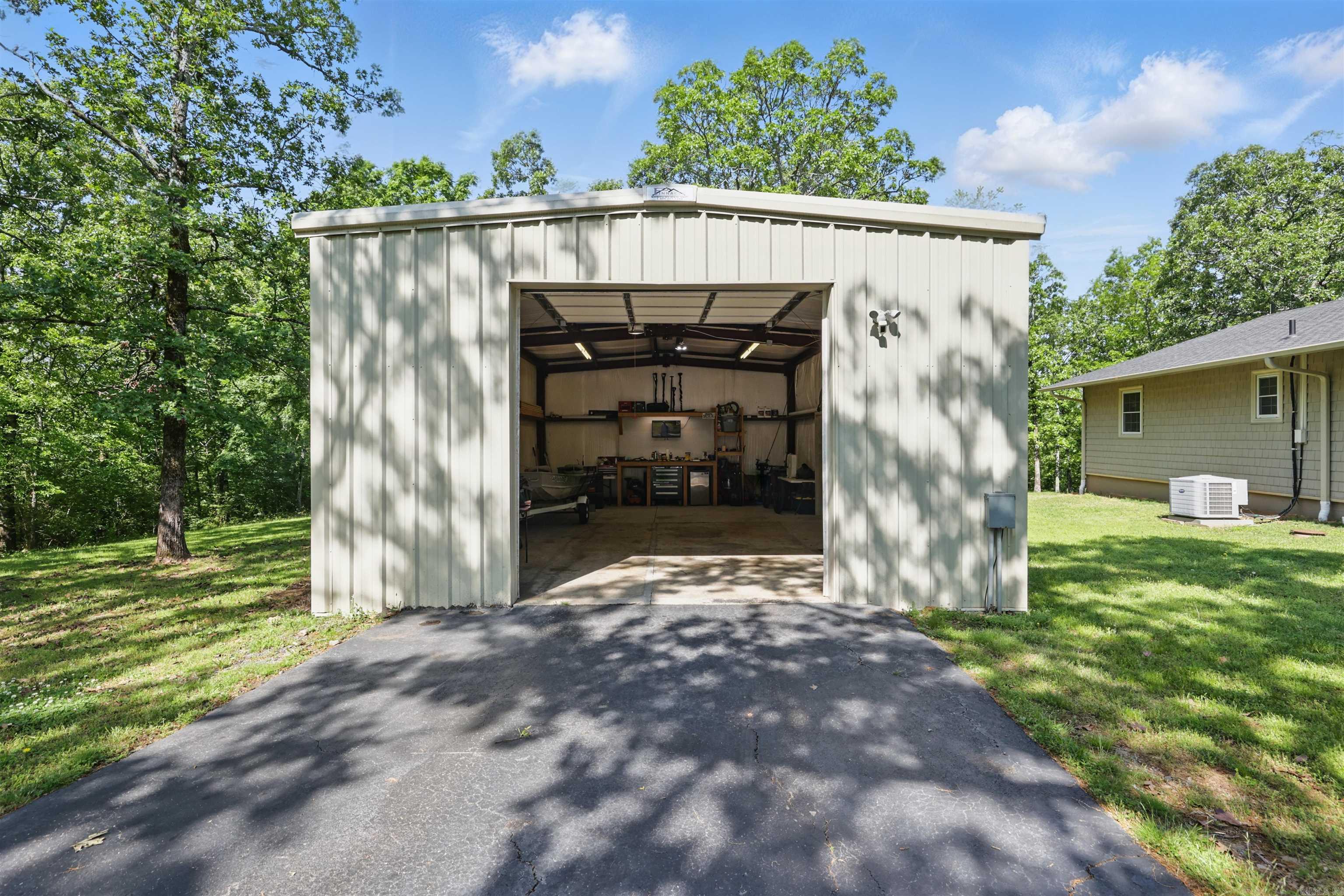 117  Lewisburg  Austin, AR
