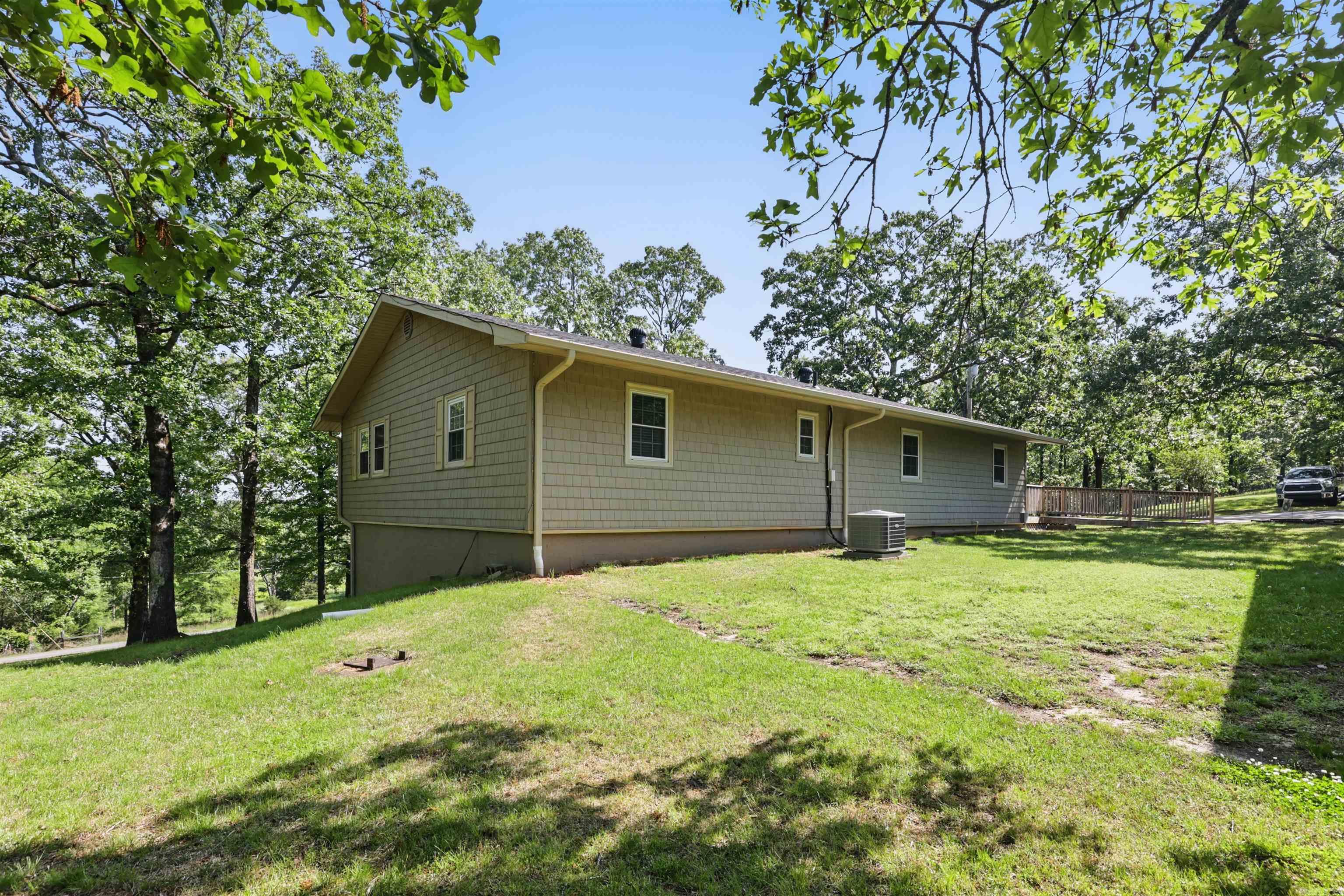 117  Lewisburg  Austin, AR