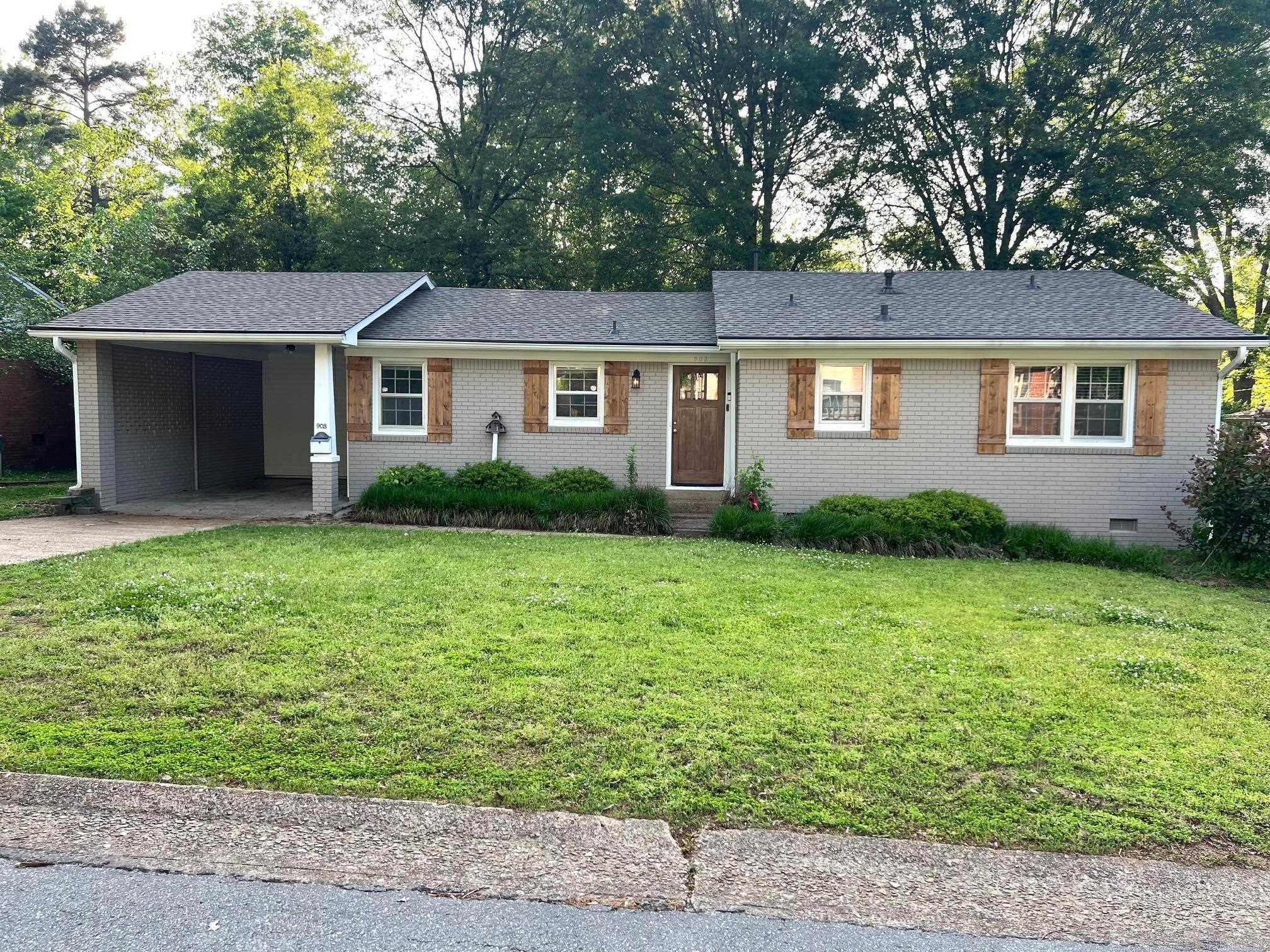 903  Randall  Searcy, AR