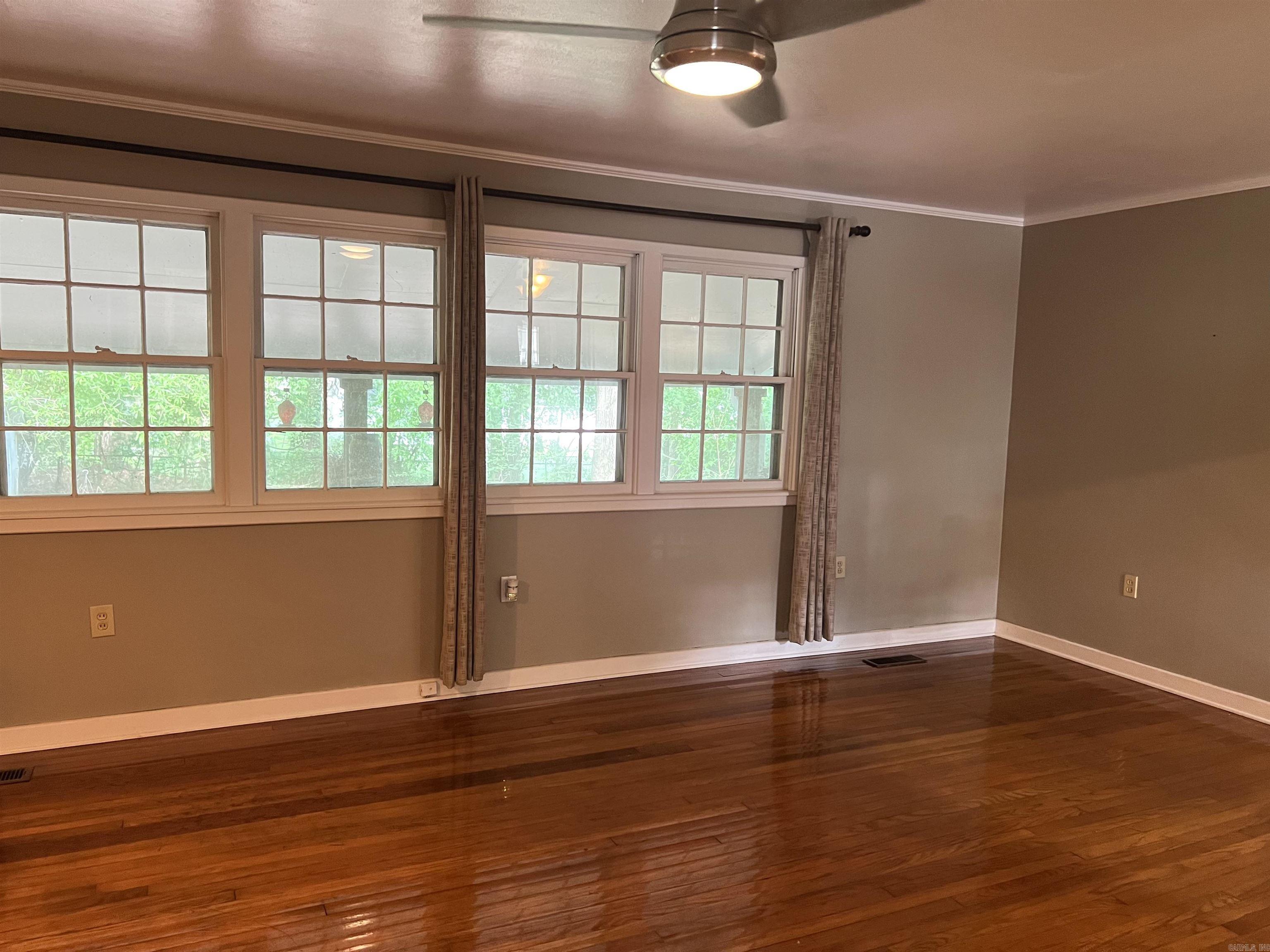 903  Randall  Searcy, AR