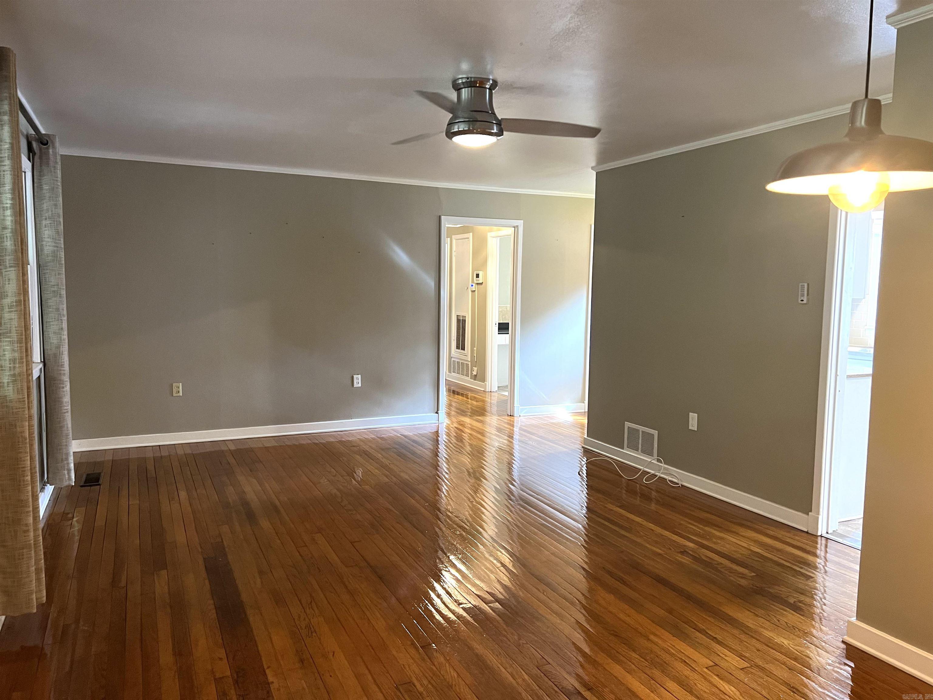 903  Randall  Searcy, AR