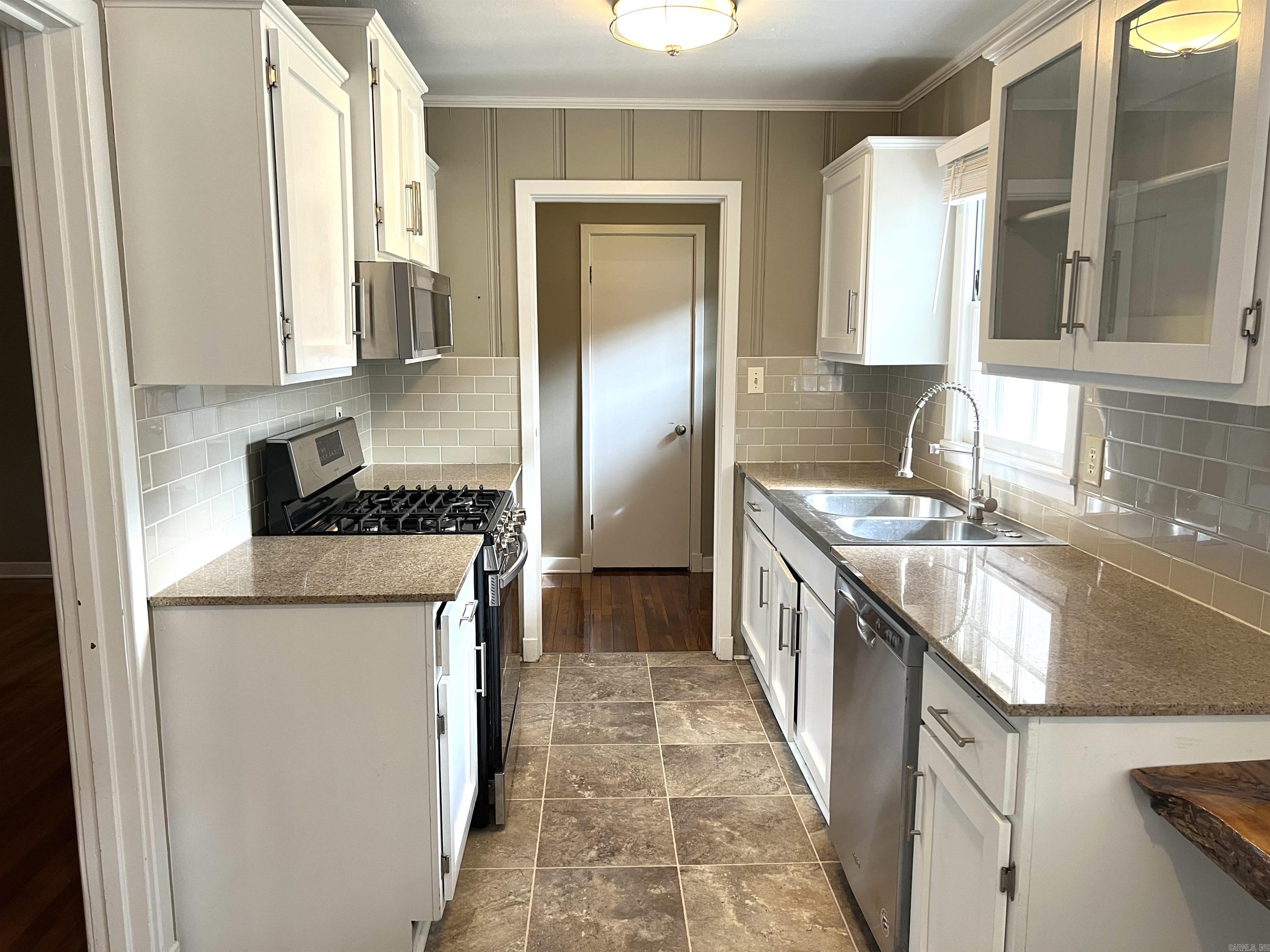 903  Randall  Searcy, AR