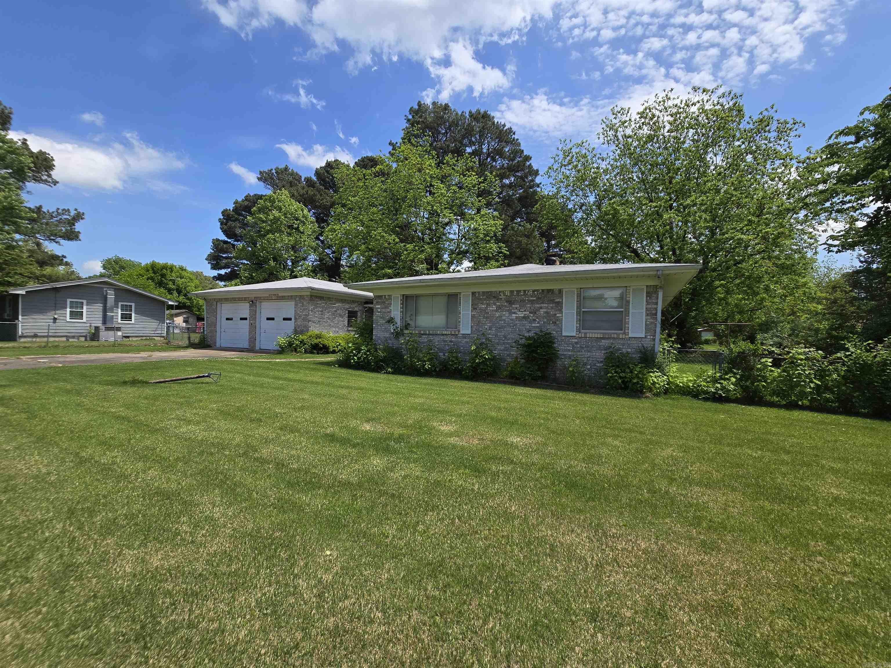 604 N Grand  McRae, AR