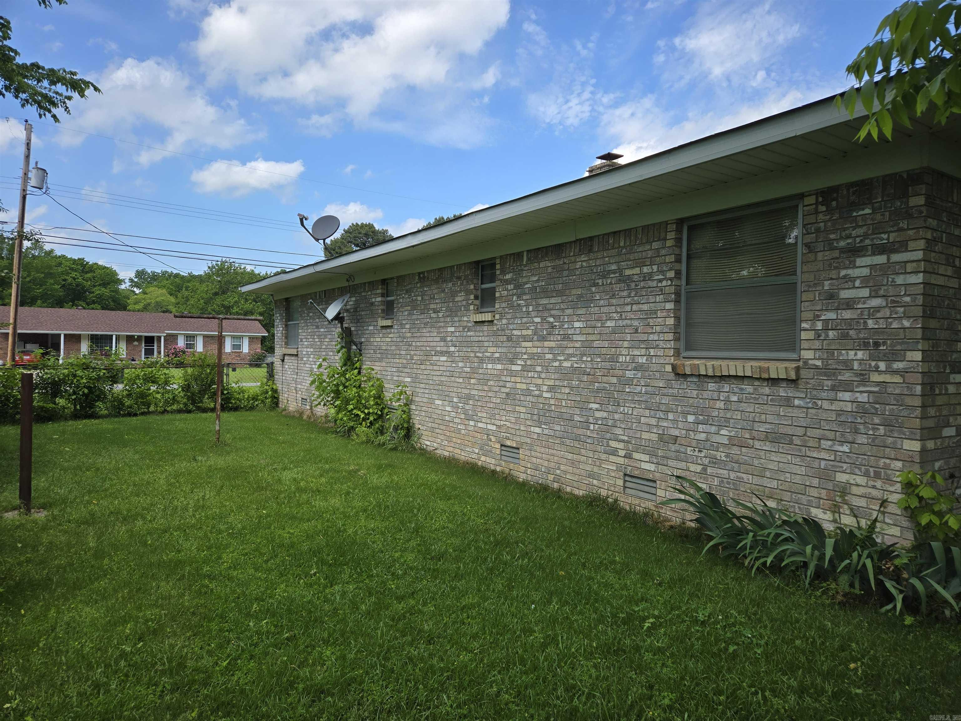 604 N Grand  McRae, AR