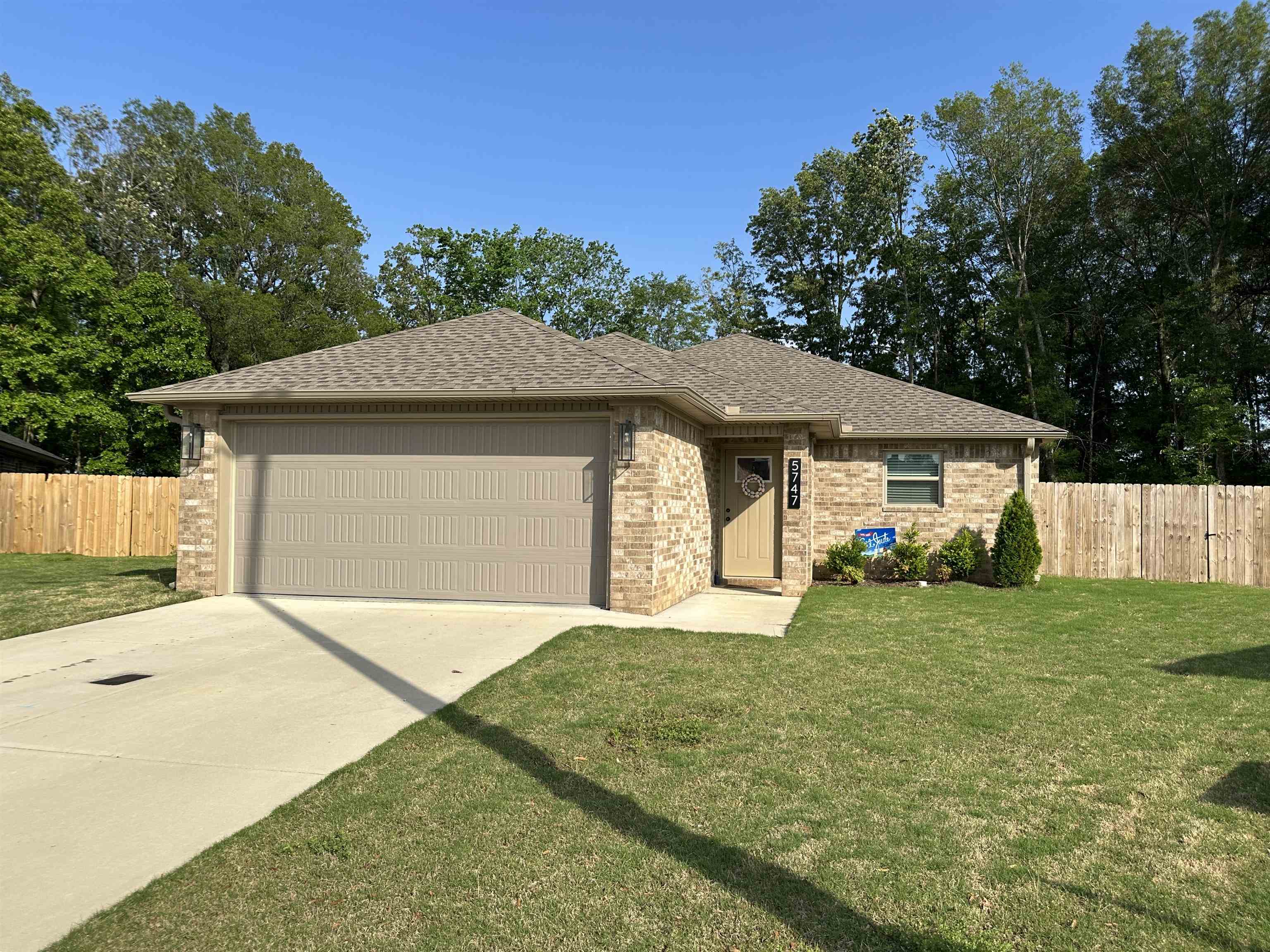 5747  Brookshire  Jonesboro, AR