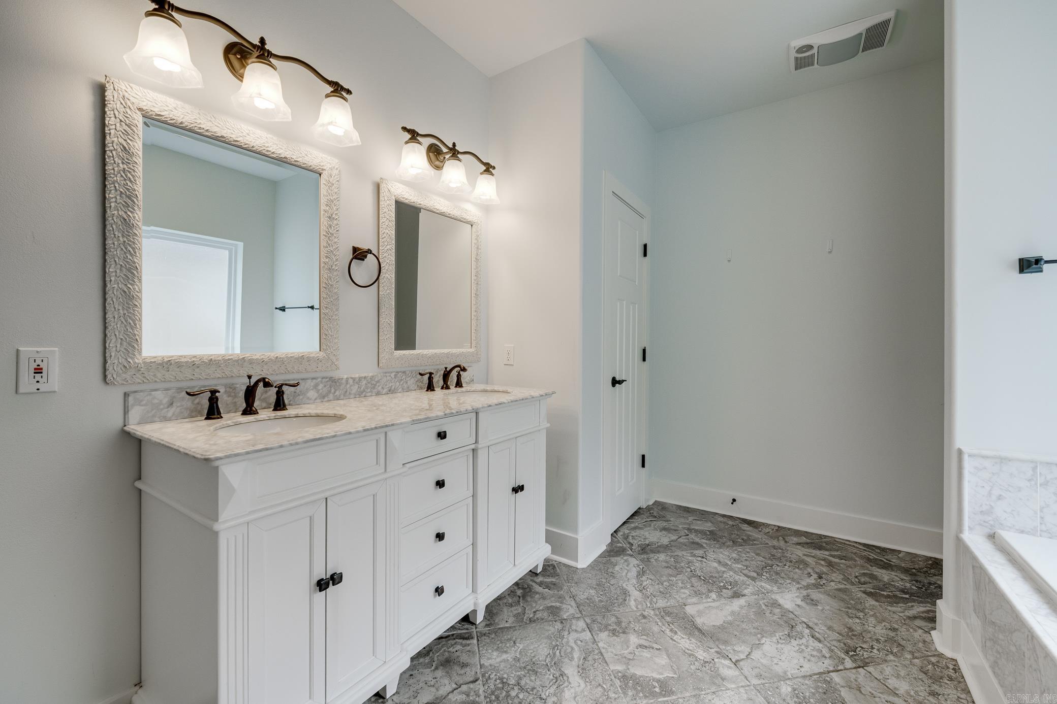 2700 Stonebrook Cove Conway, AR 72034