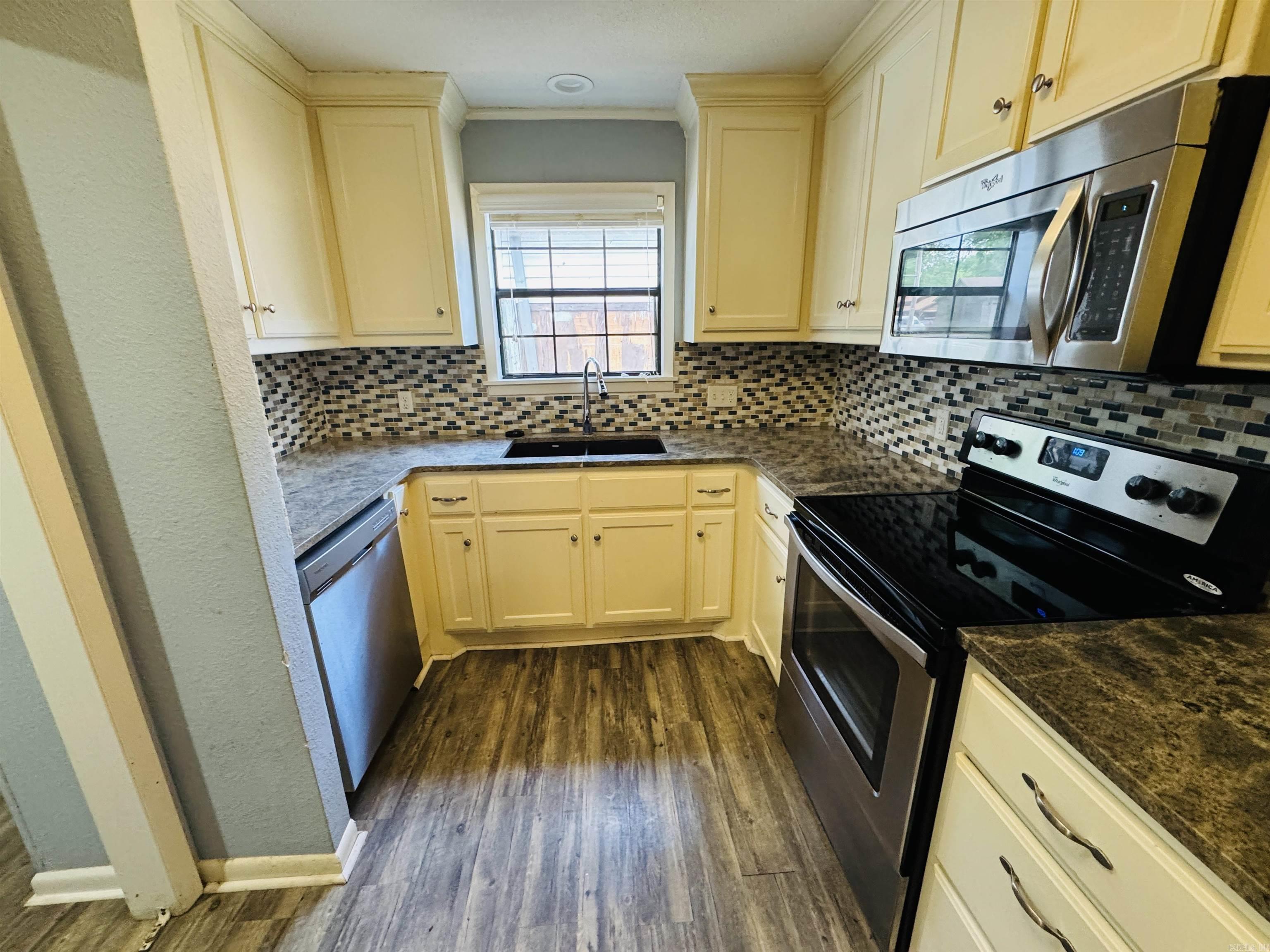 10  Roberts  Mayflower, AR