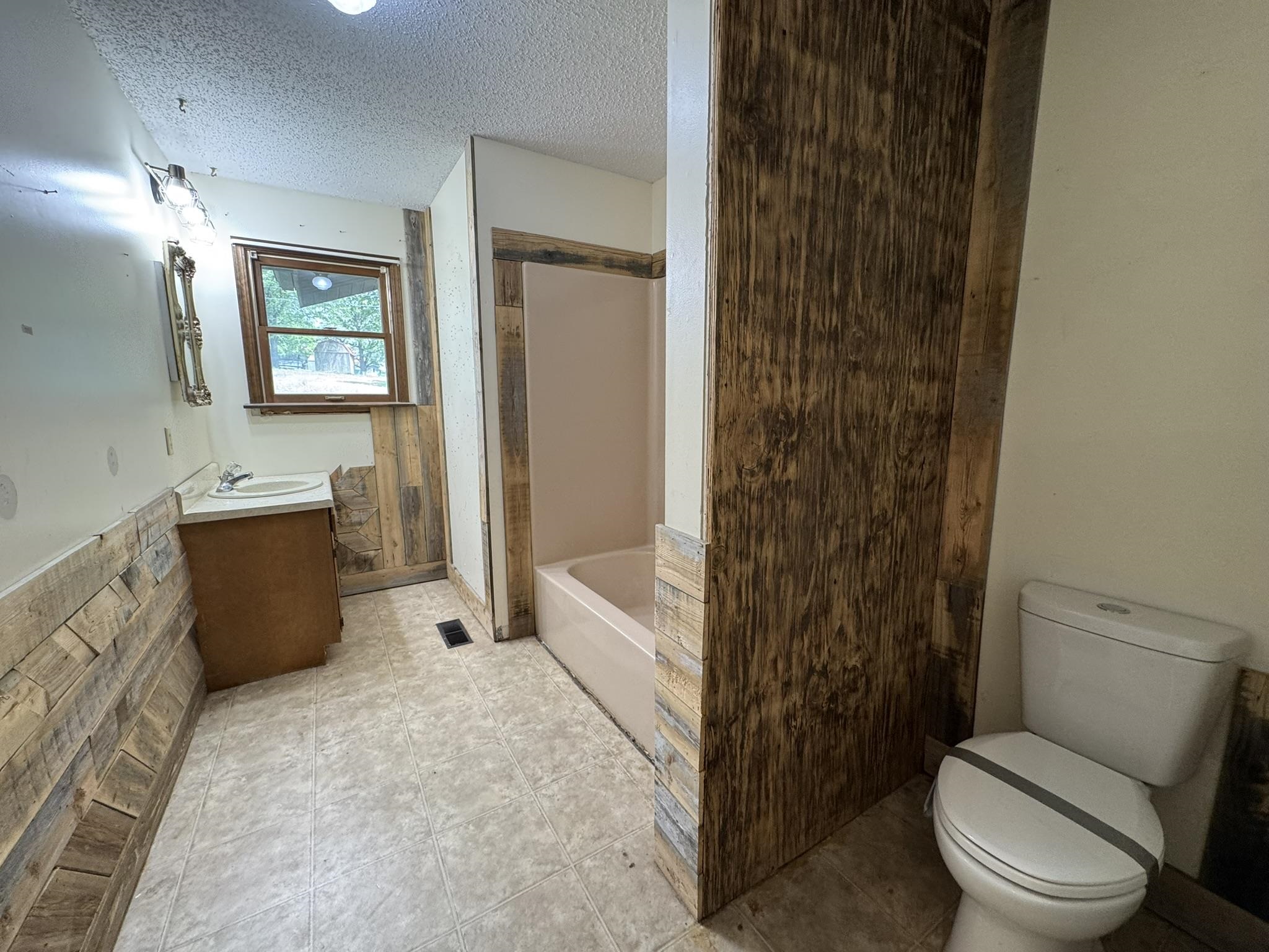 155  Walnut  Yellville, AR
