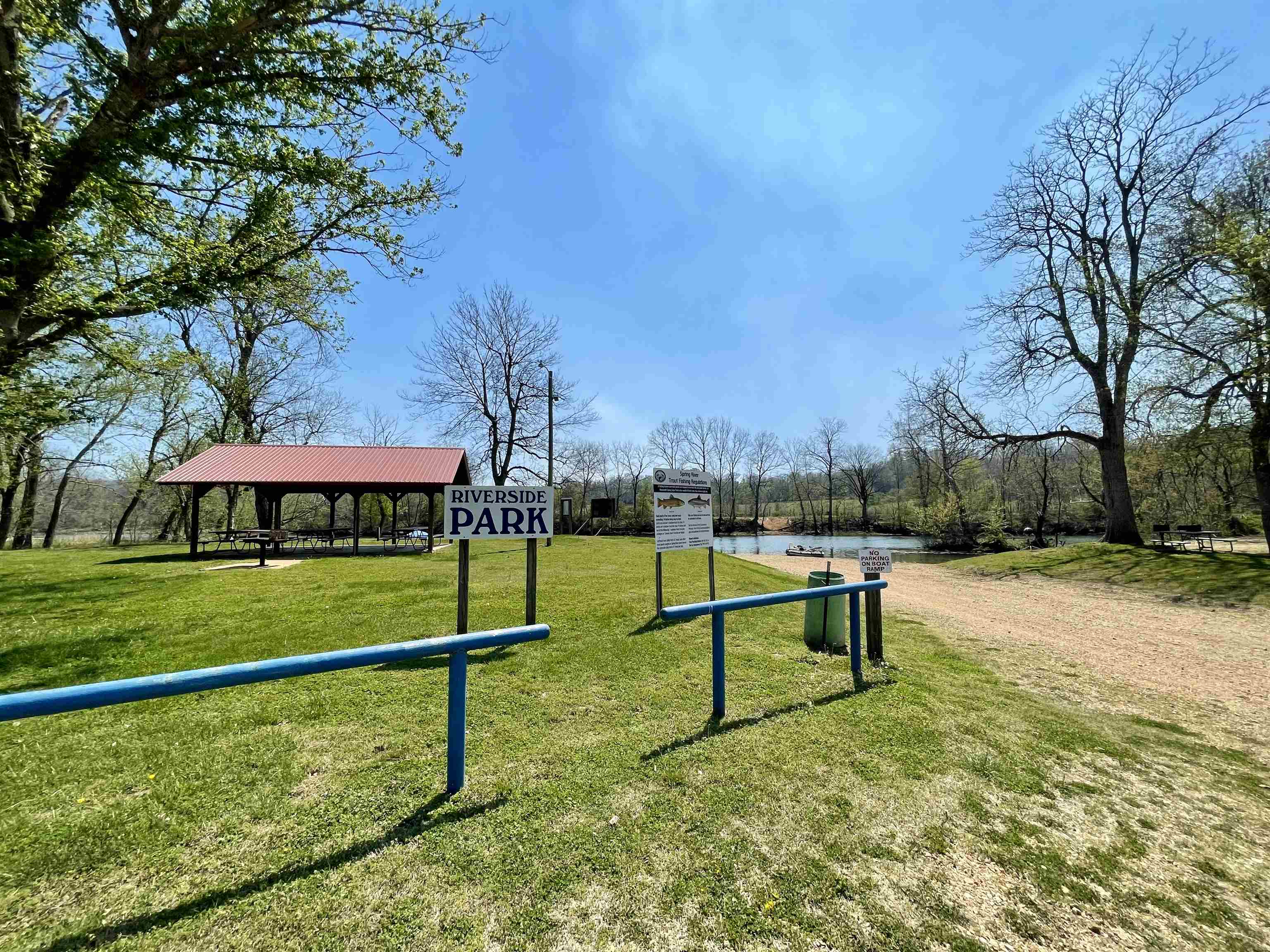 TBT  Riverside  Mammoth Spring, AR