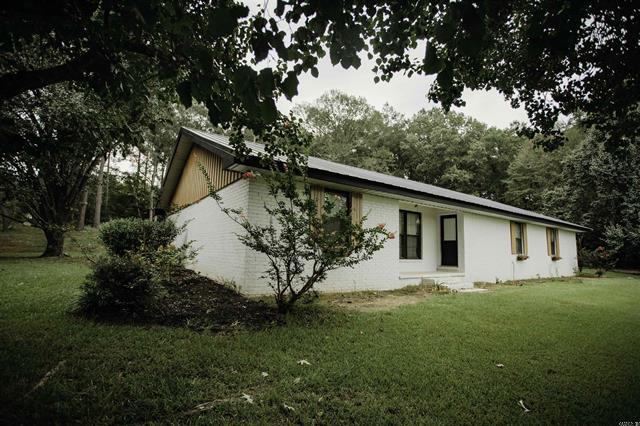 969  Pigeon Hill Rd.  Strong, AR
