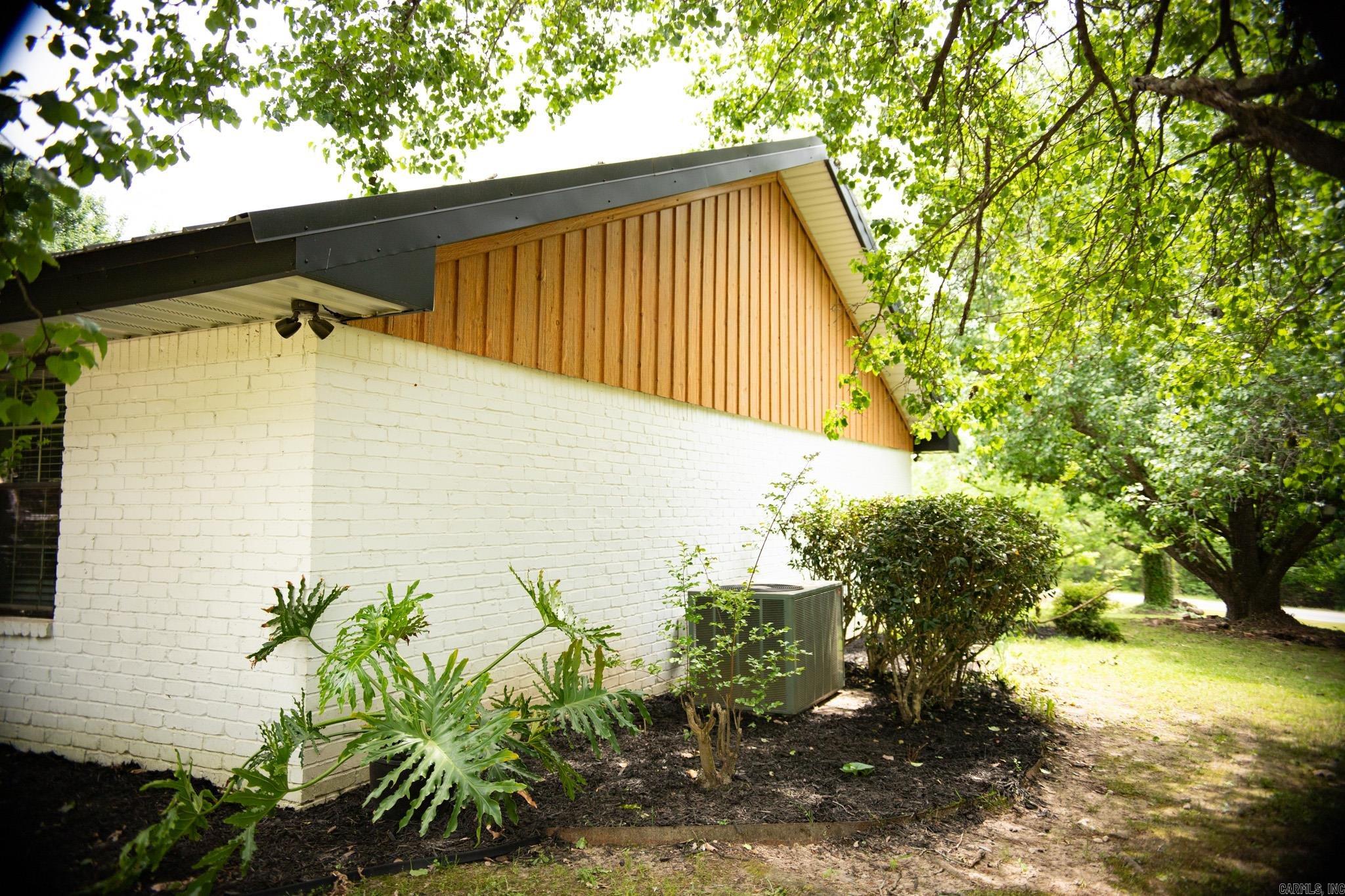 969 Pigeon Hill Rd. Strong, AR 71765
