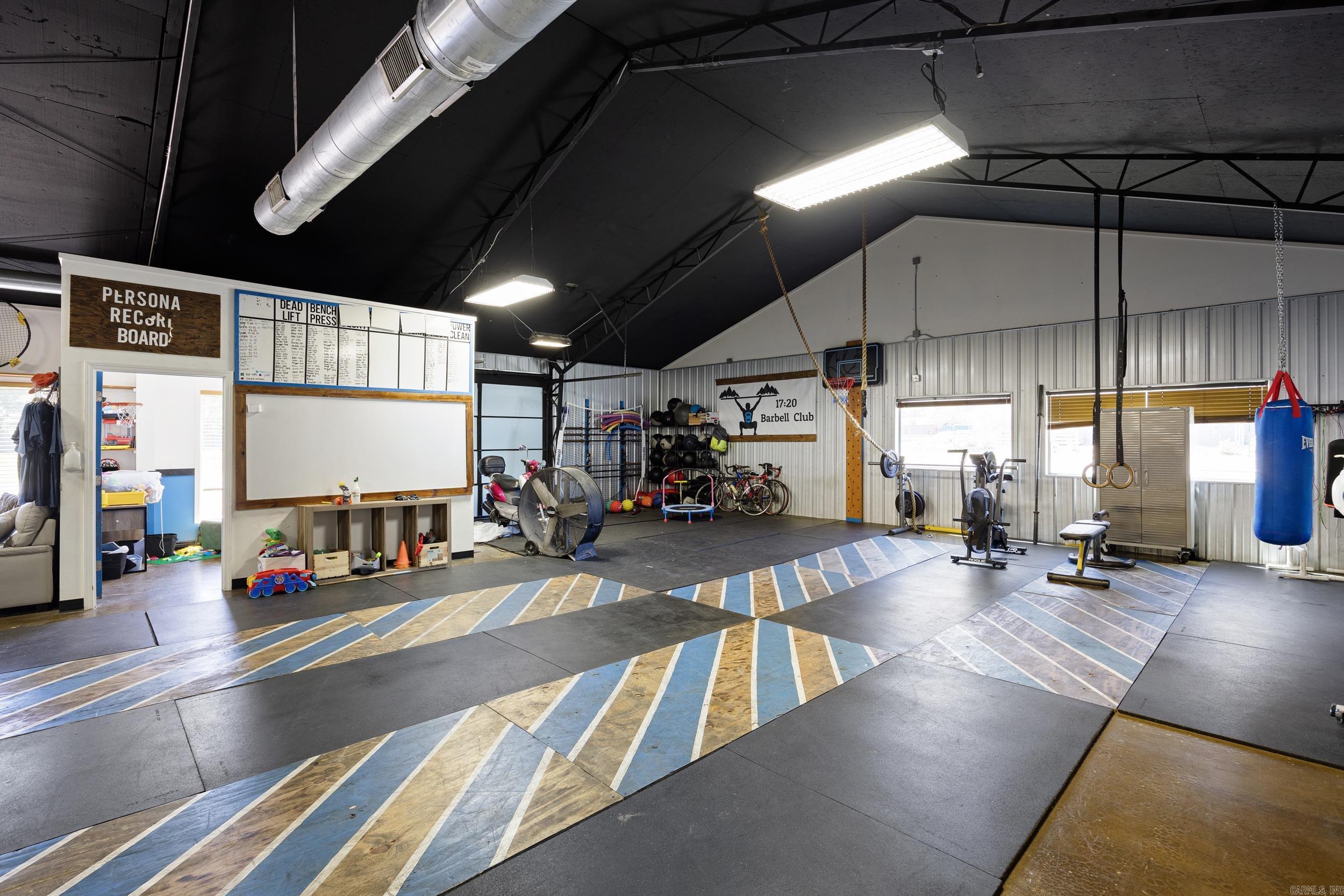 900 W E  Russellville, AR