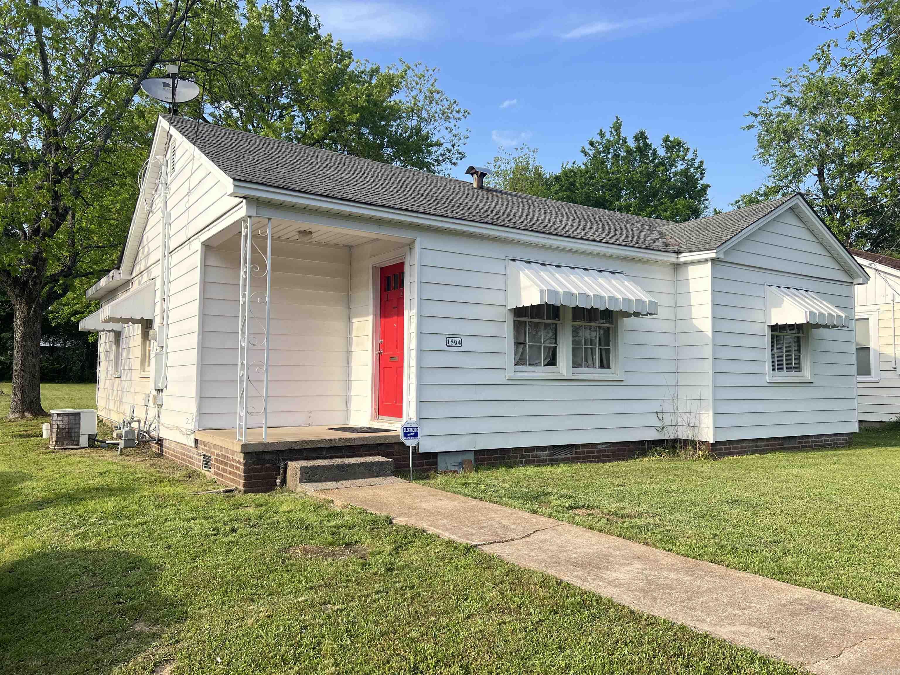 1504 W Center  Searcy, AR