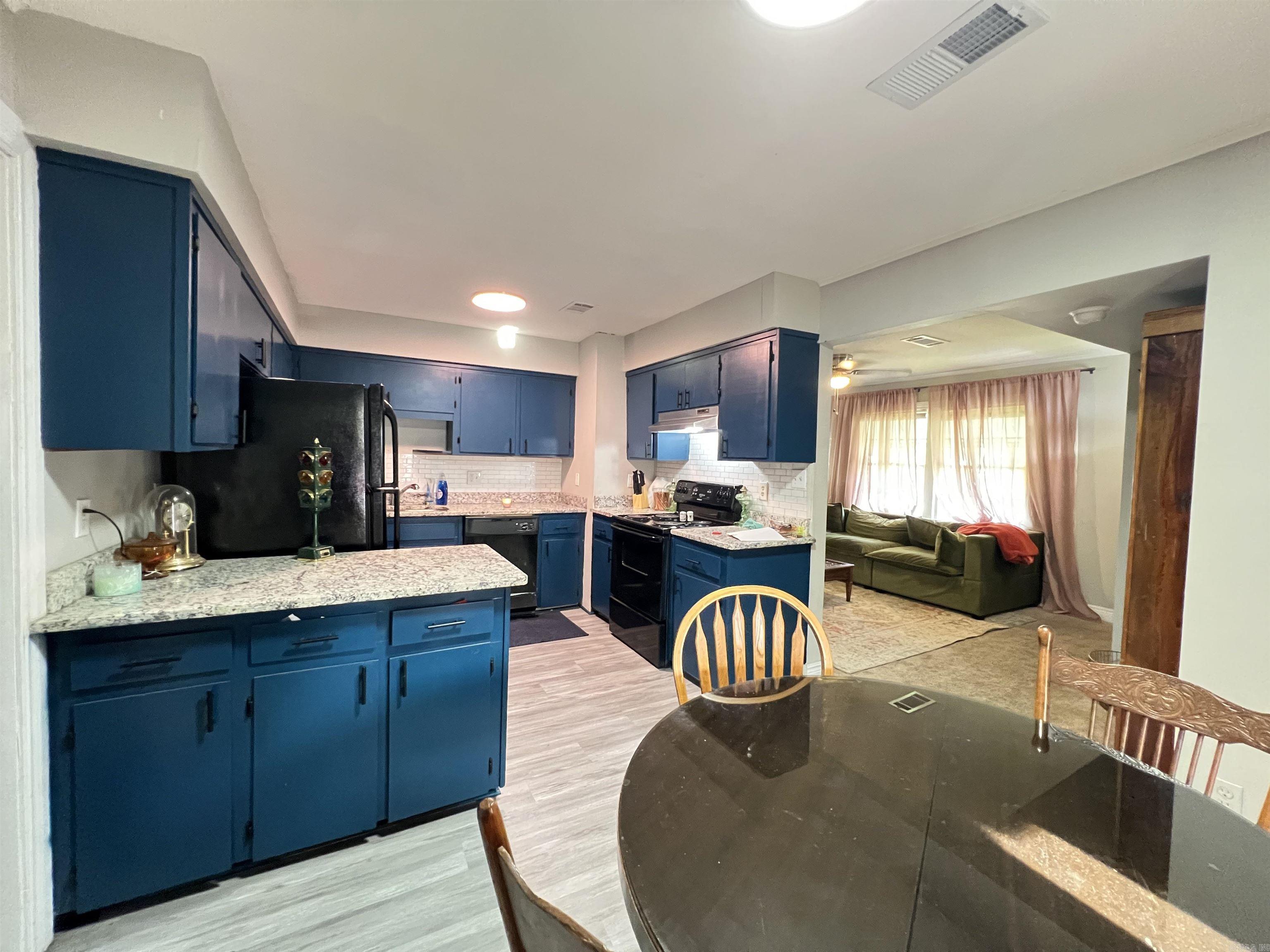 1504 W Center  Searcy, AR