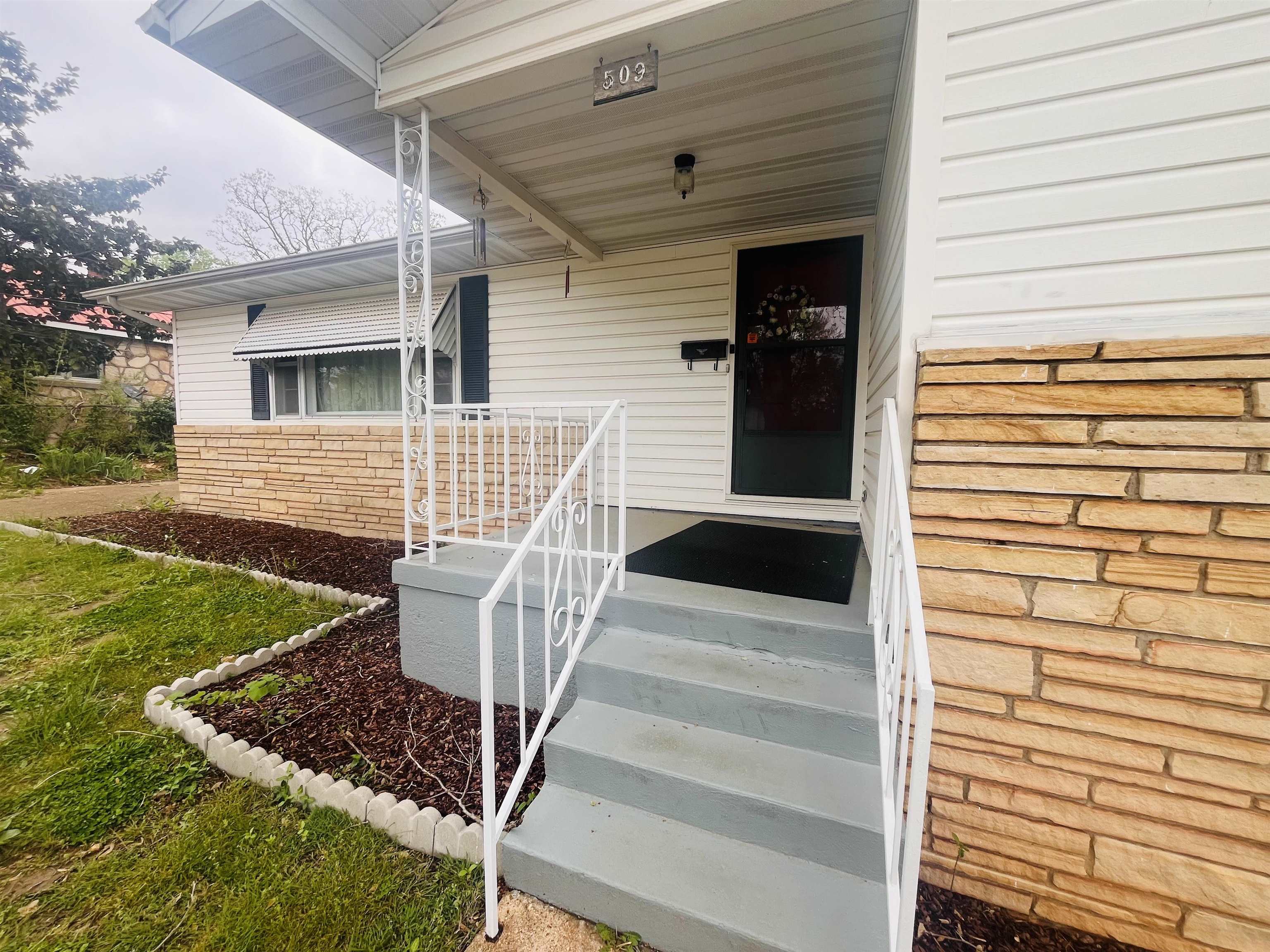 509 S 6th  Thayer, MO