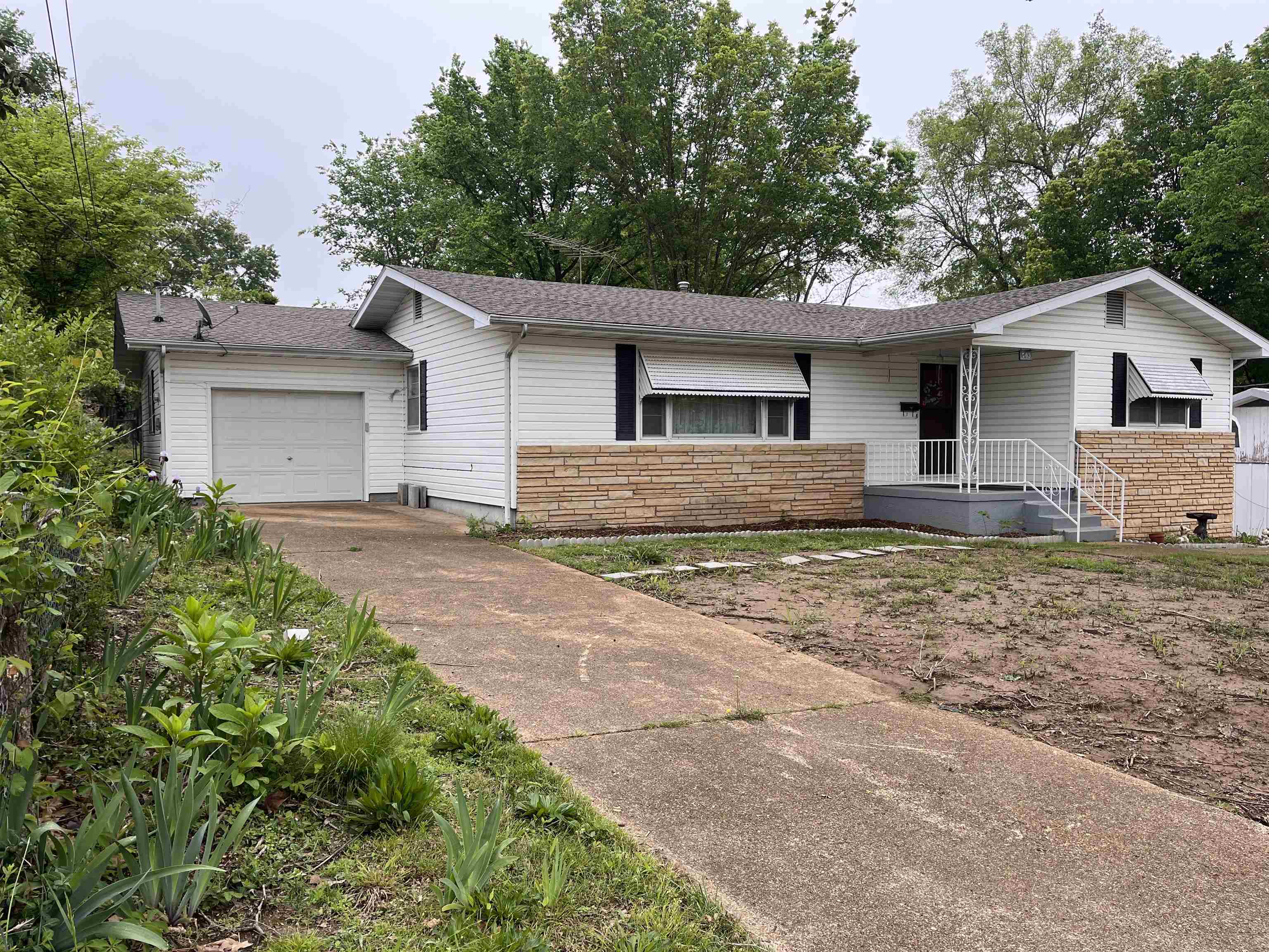 509 S 6th  Thayer, MO