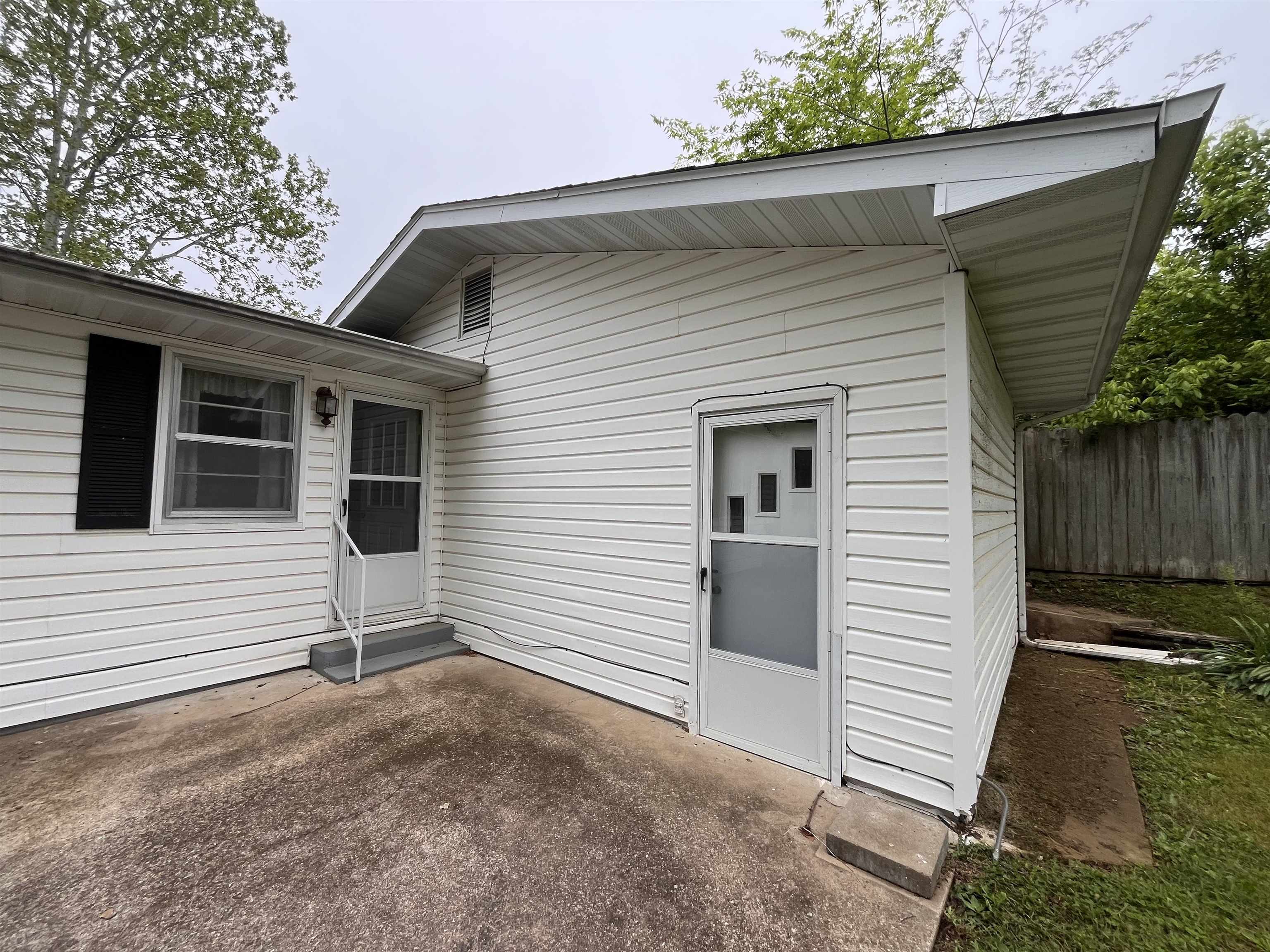 509 S 6th  Thayer, MO