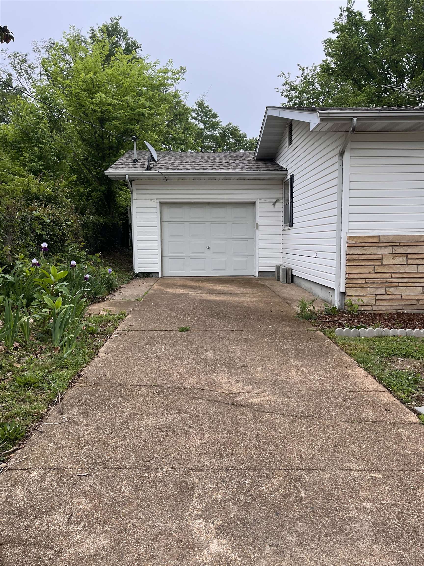 509 S 6th  Thayer, MO