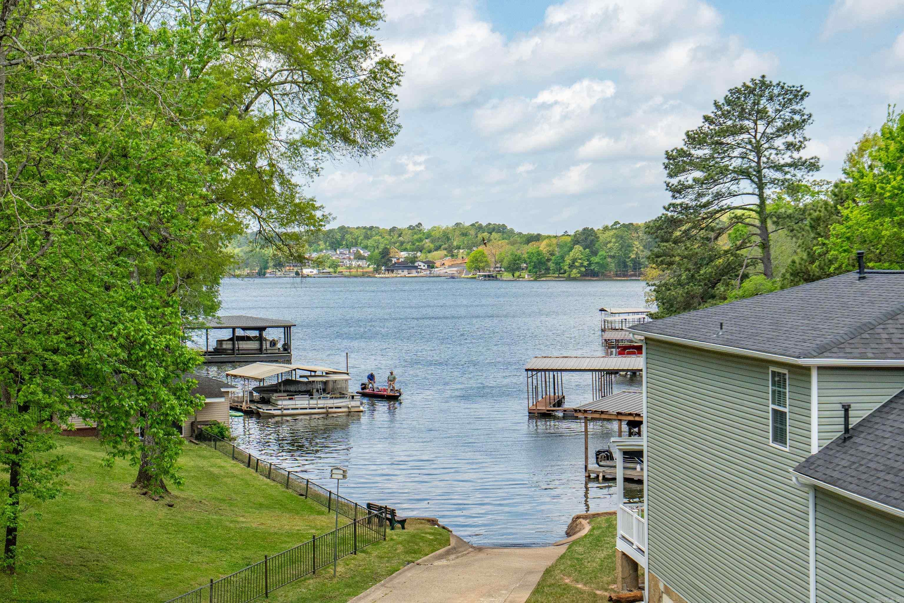 400 - E  Bayshore  Hot Springs, AR