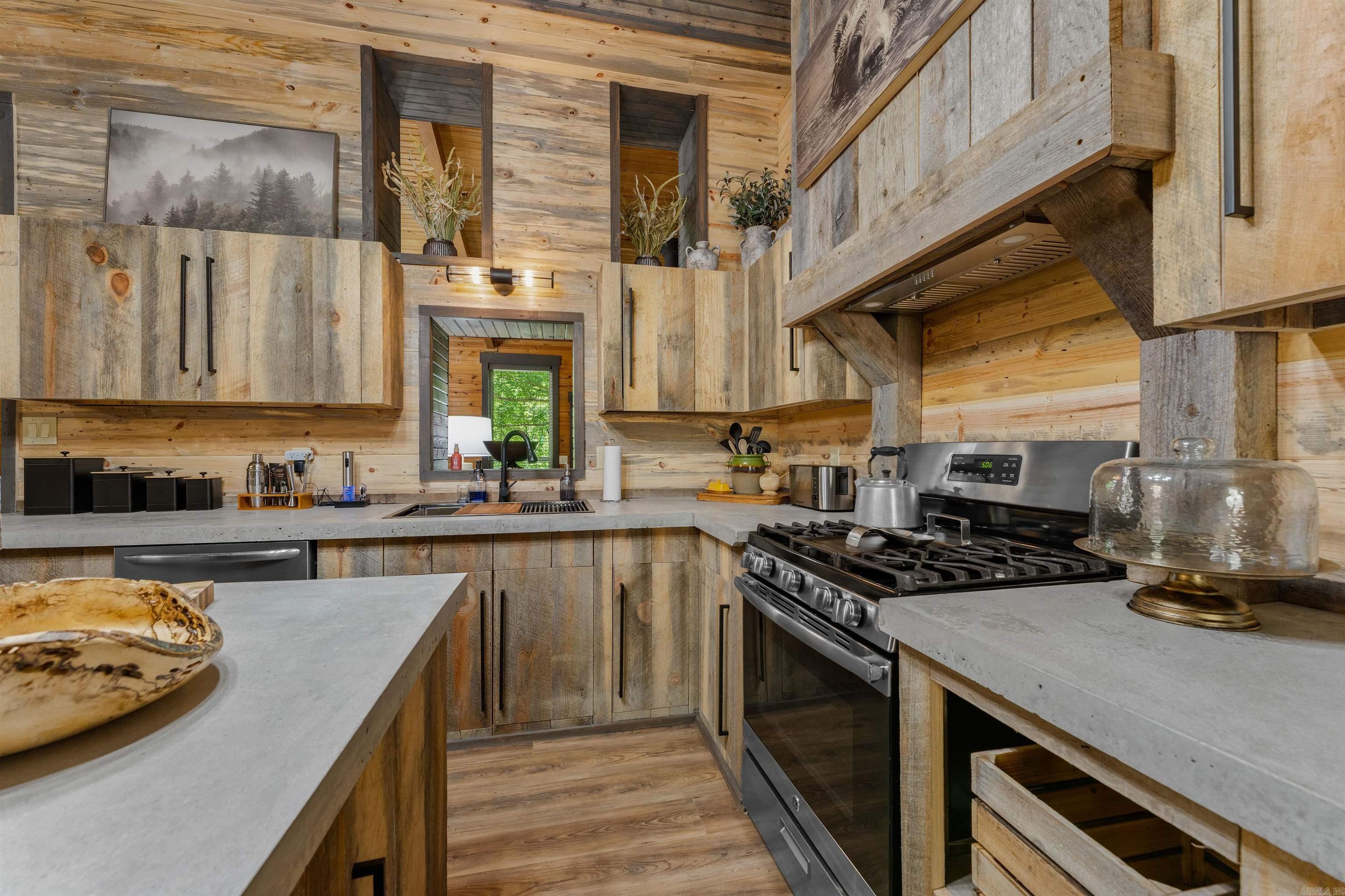 3931 Zack Road Marshall, AR 72650