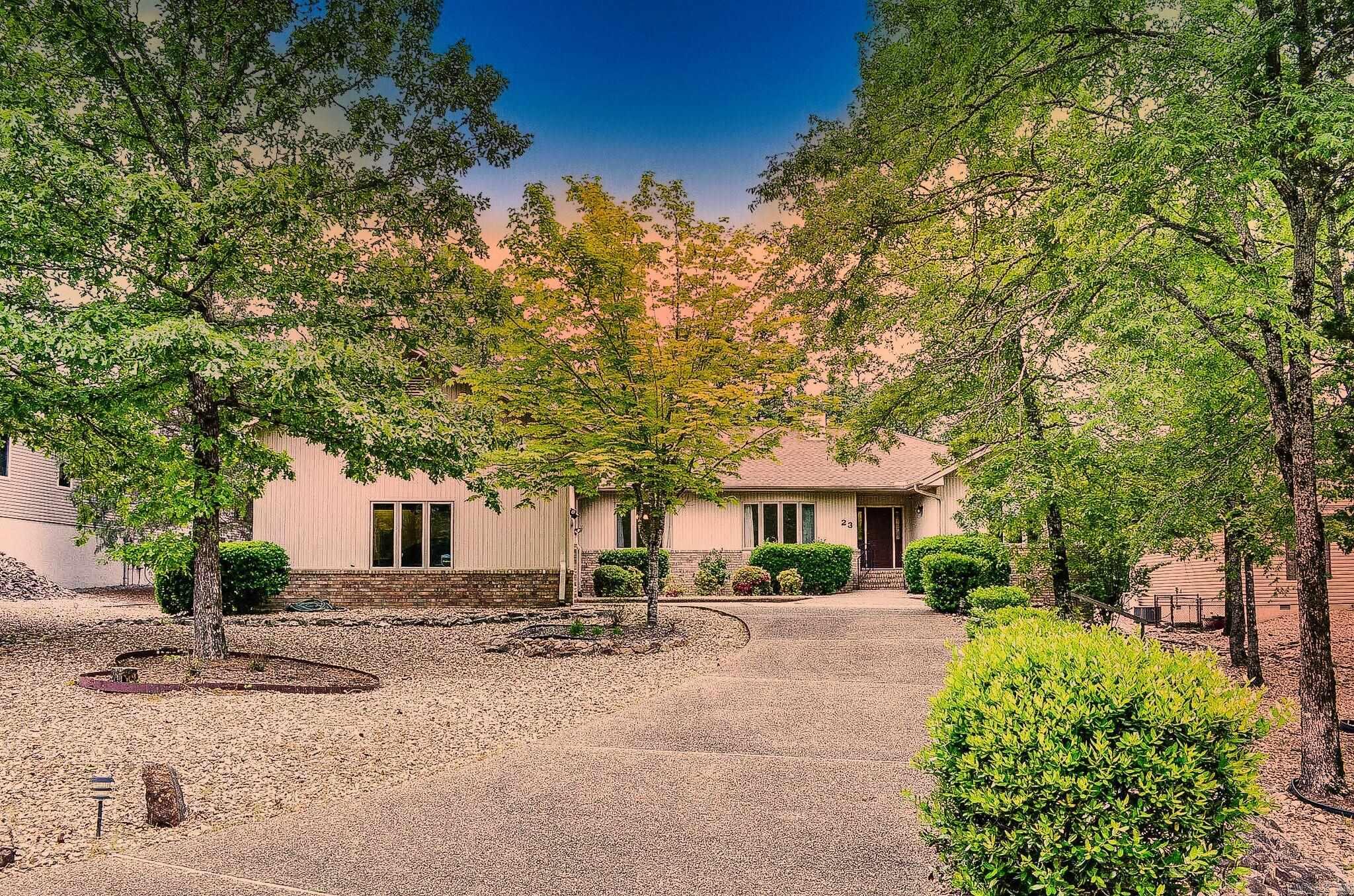 23  Villacarriedo Dr.  Hot Springs Village, AR