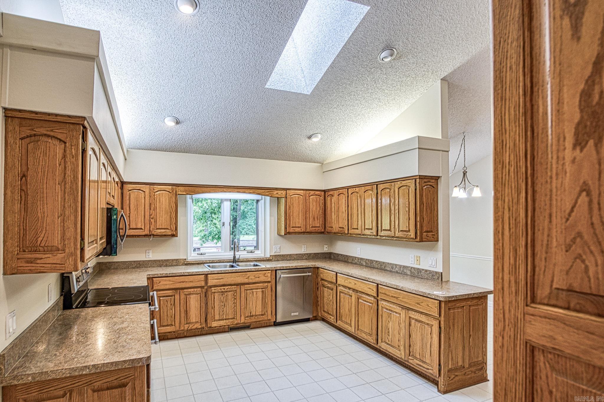 23  Villacarriedo Dr.  Hot Springs Village, AR