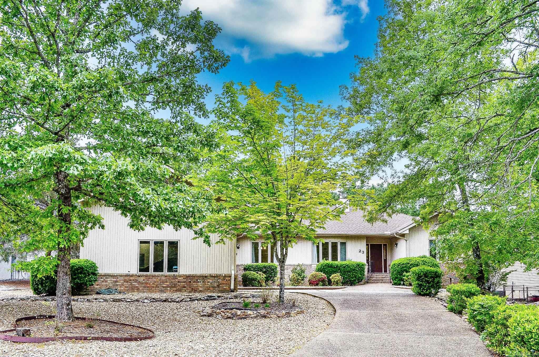 23  Villacarriedo Dr.  Hot Springs Village, AR
