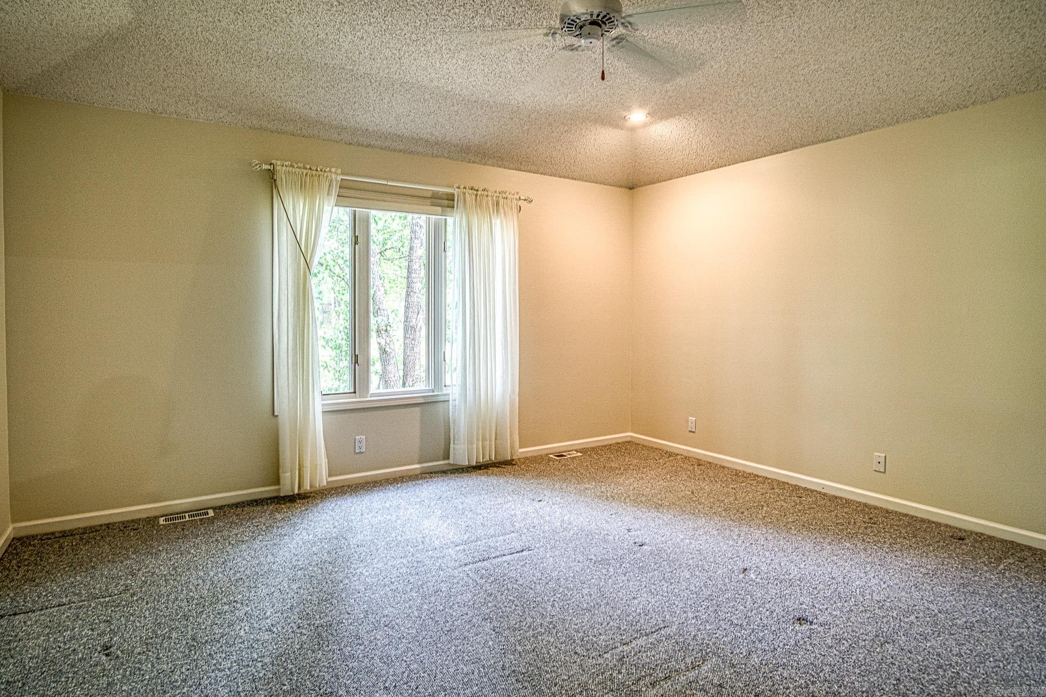 23  Villacarriedo Dr.  Hot Springs Village, AR