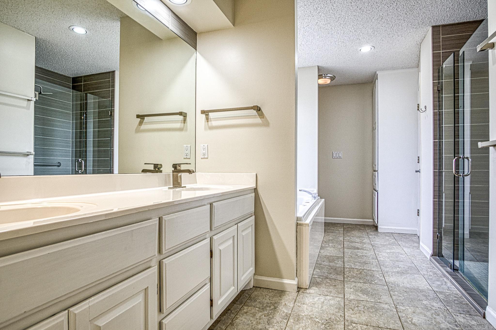 23  Villacarriedo Dr.  Hot Springs Village, AR