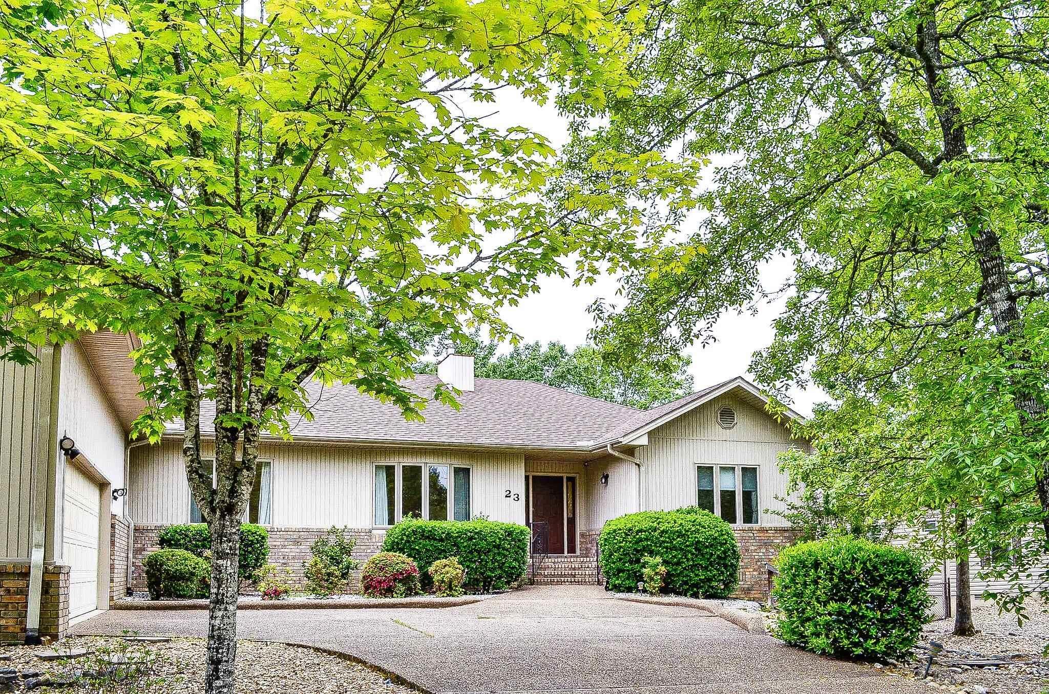 23  Villacarriedo Dr.  Hot Springs Village, AR