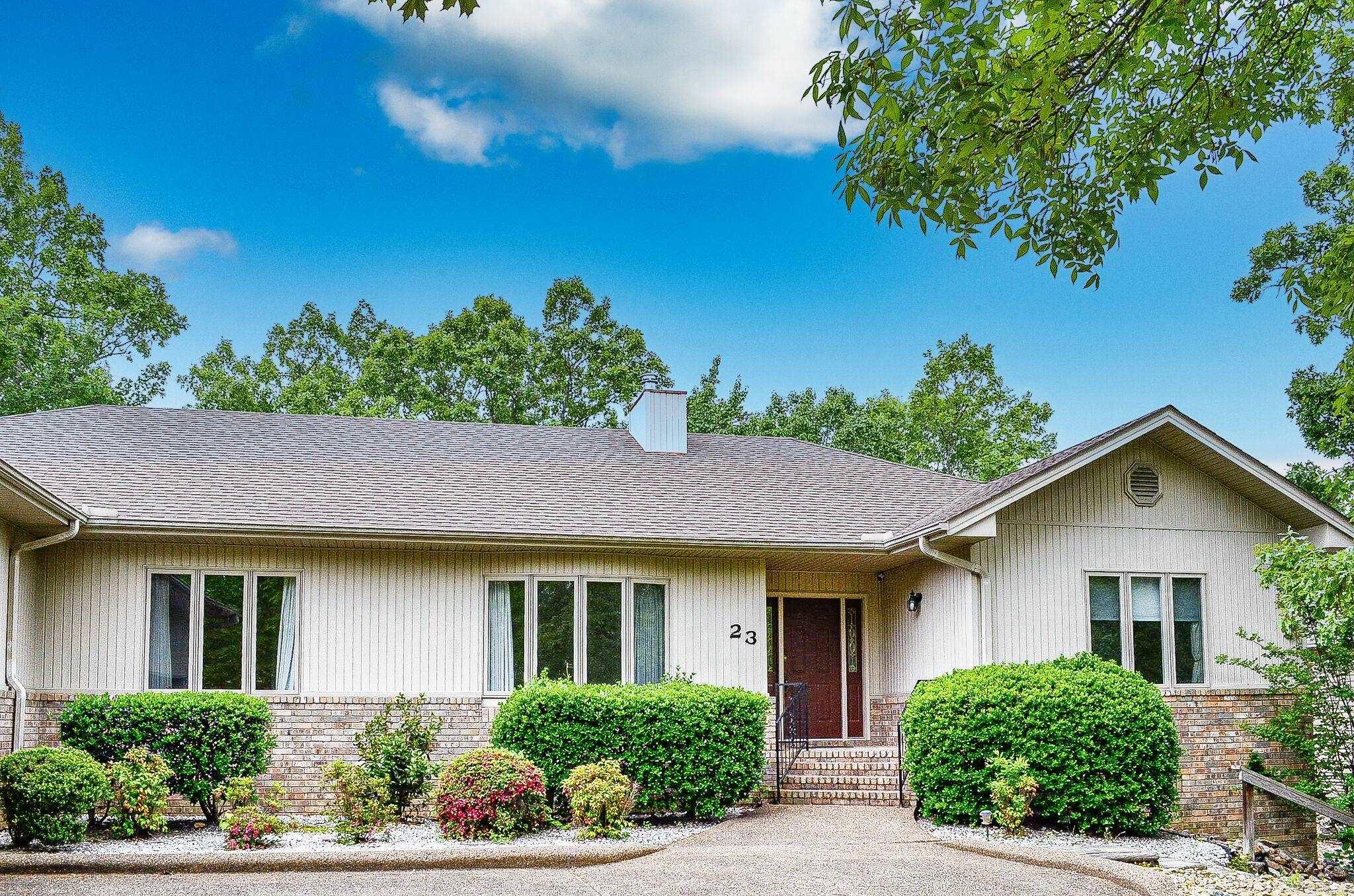 23  Villacarriedo Dr.  Hot Springs Village, AR